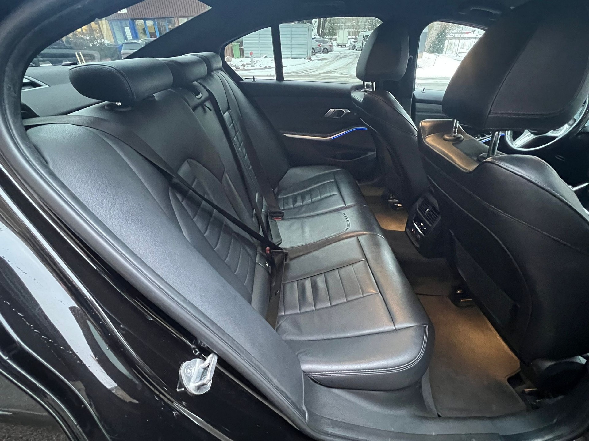 BMW 330i xDrive Steptronic M Sport-image-13