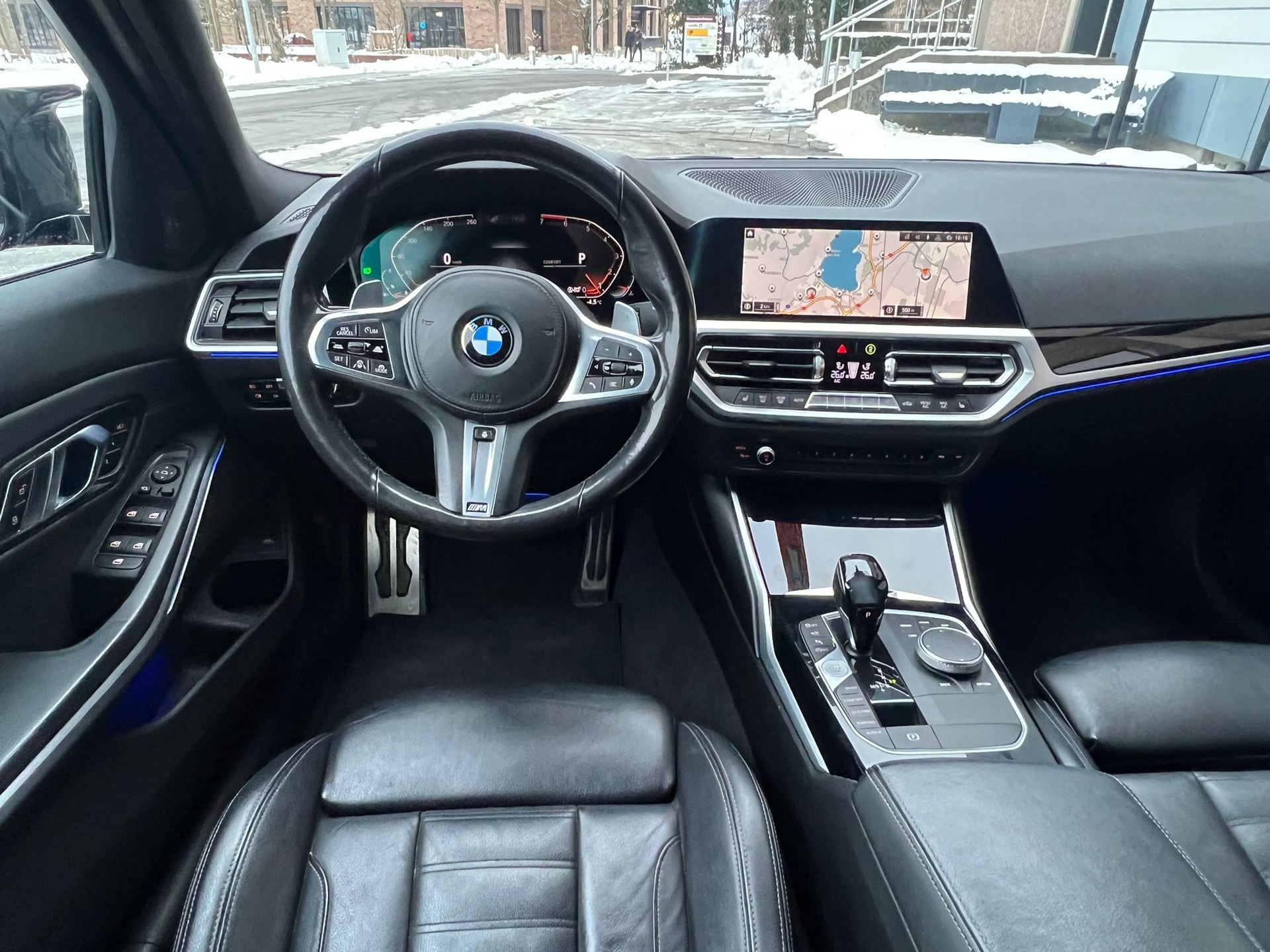 BMW 330i xDrive Steptronic M Sport-image-8