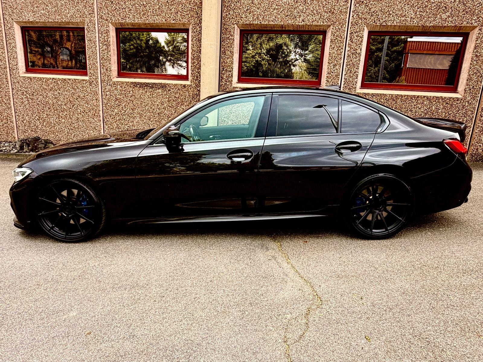 BMW 330i xDrive Steptronic M Sport-showroom-element-3