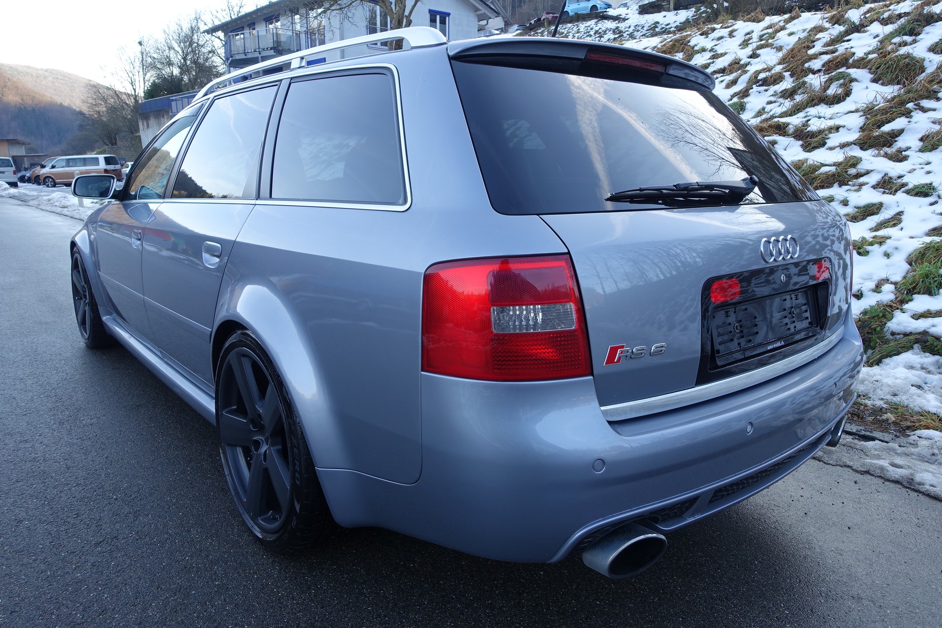 AUDI RS6 Avant quattro tiptronic-image-5