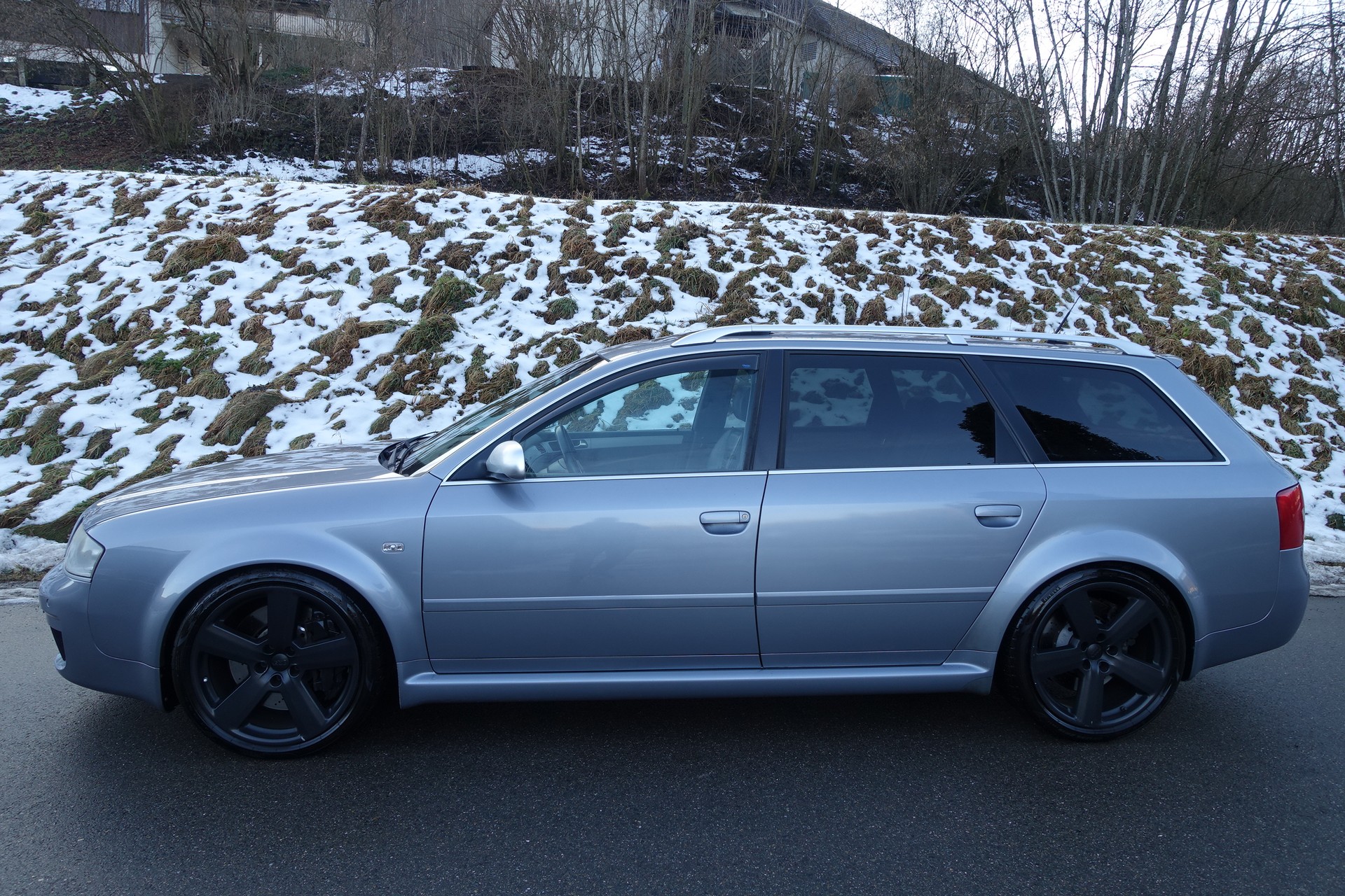 AUDI RS6 Avant quattro tiptronic-image-4