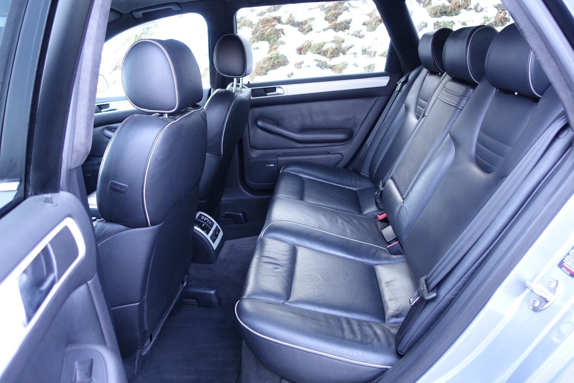 AUDI RS6 Avant quattro tiptronic-image-8