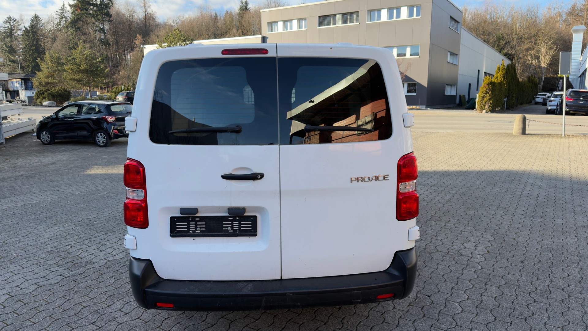TOYOTA Proace 2.0D Panel Van L2 Terra-showroom-element-3