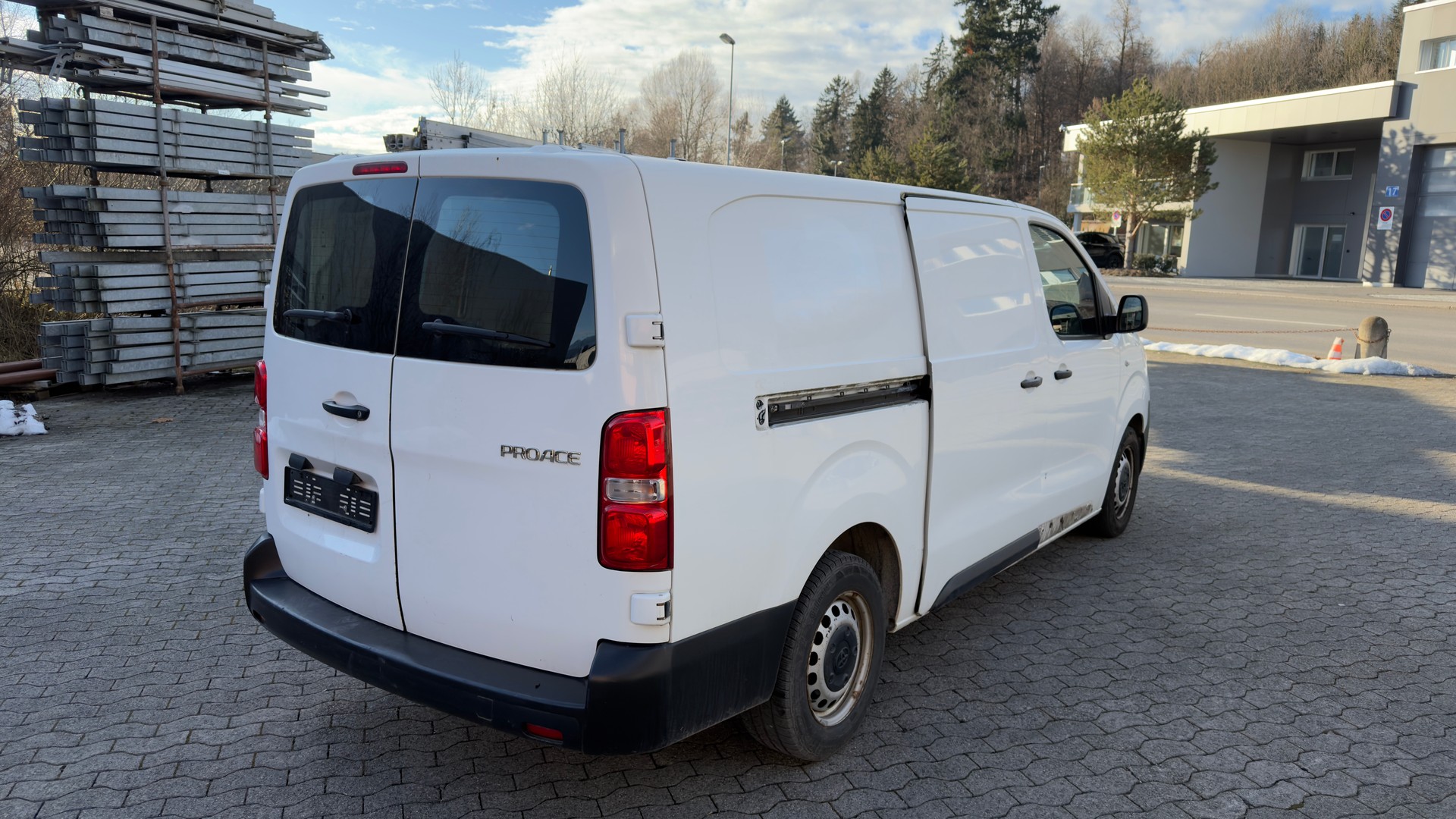 TOYOTA Proace 2.0D Panel Van L2 Terra-image-4