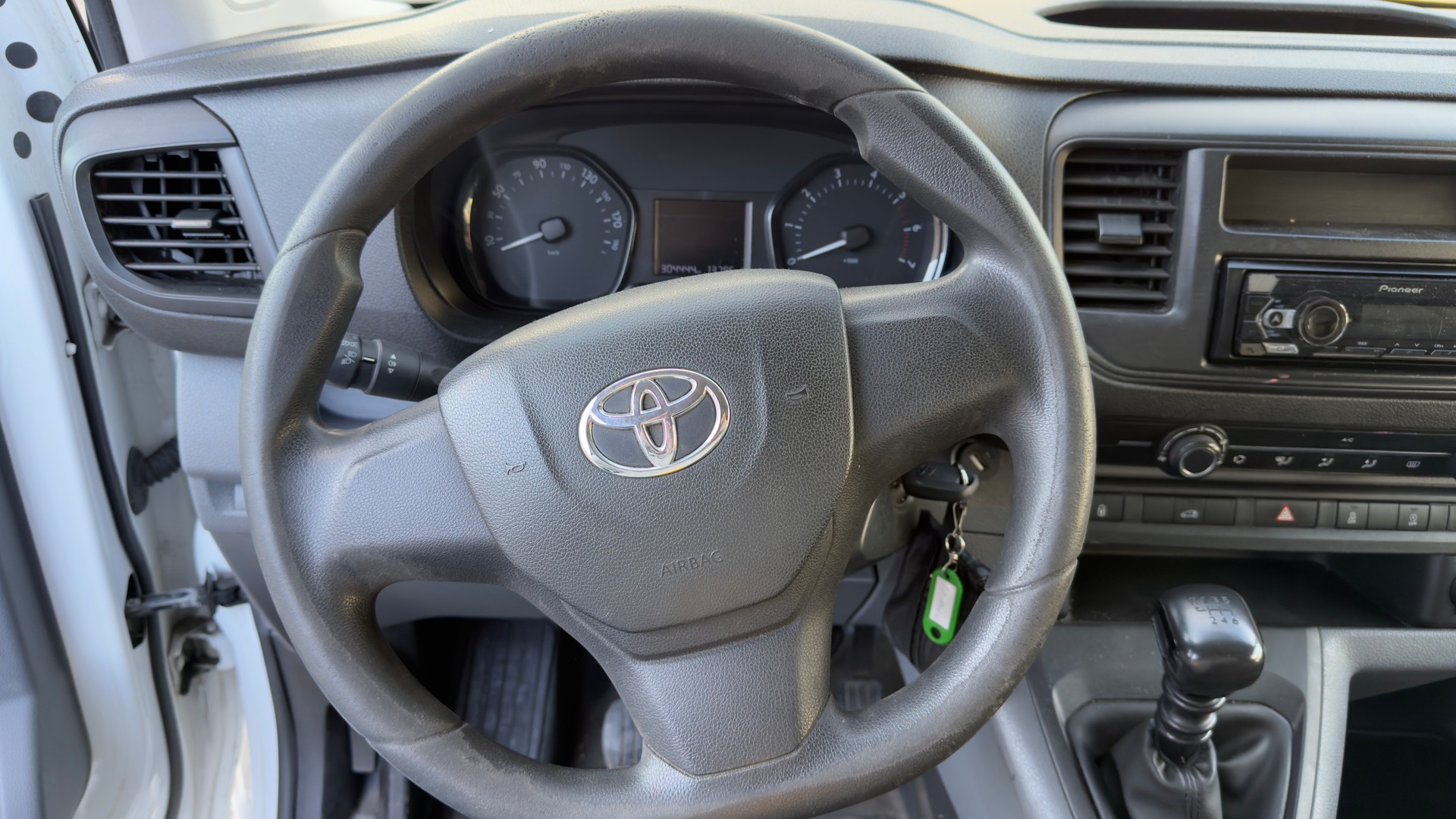 TOYOTA Proace 2.0D Panel Van L2 Terra-image-9
