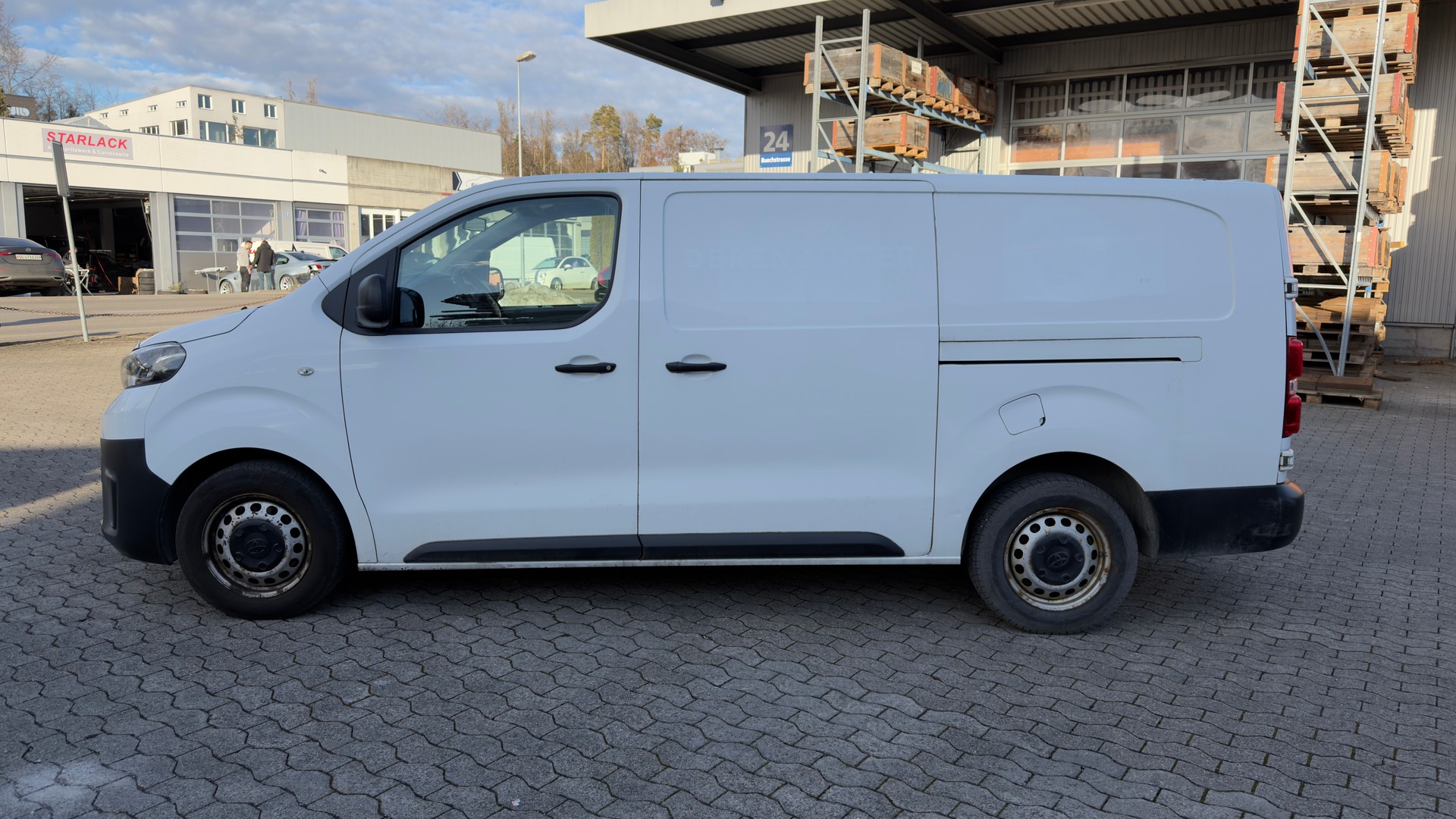 TOYOTA Proace 2.0D Panel Van L2 Terra-showroom-element-1