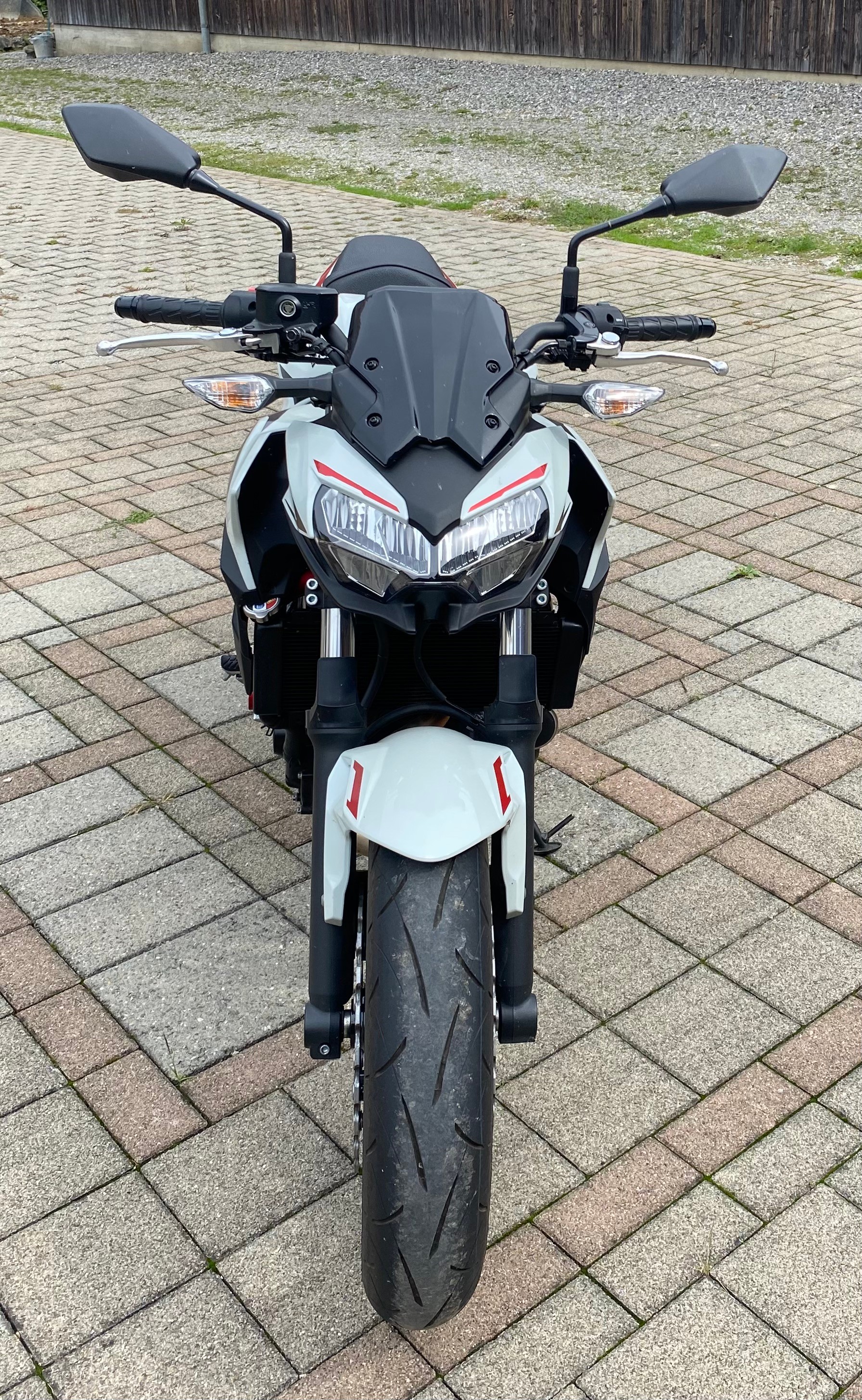 KAWASAKI Z 650 (tiefergelegt)-image-1