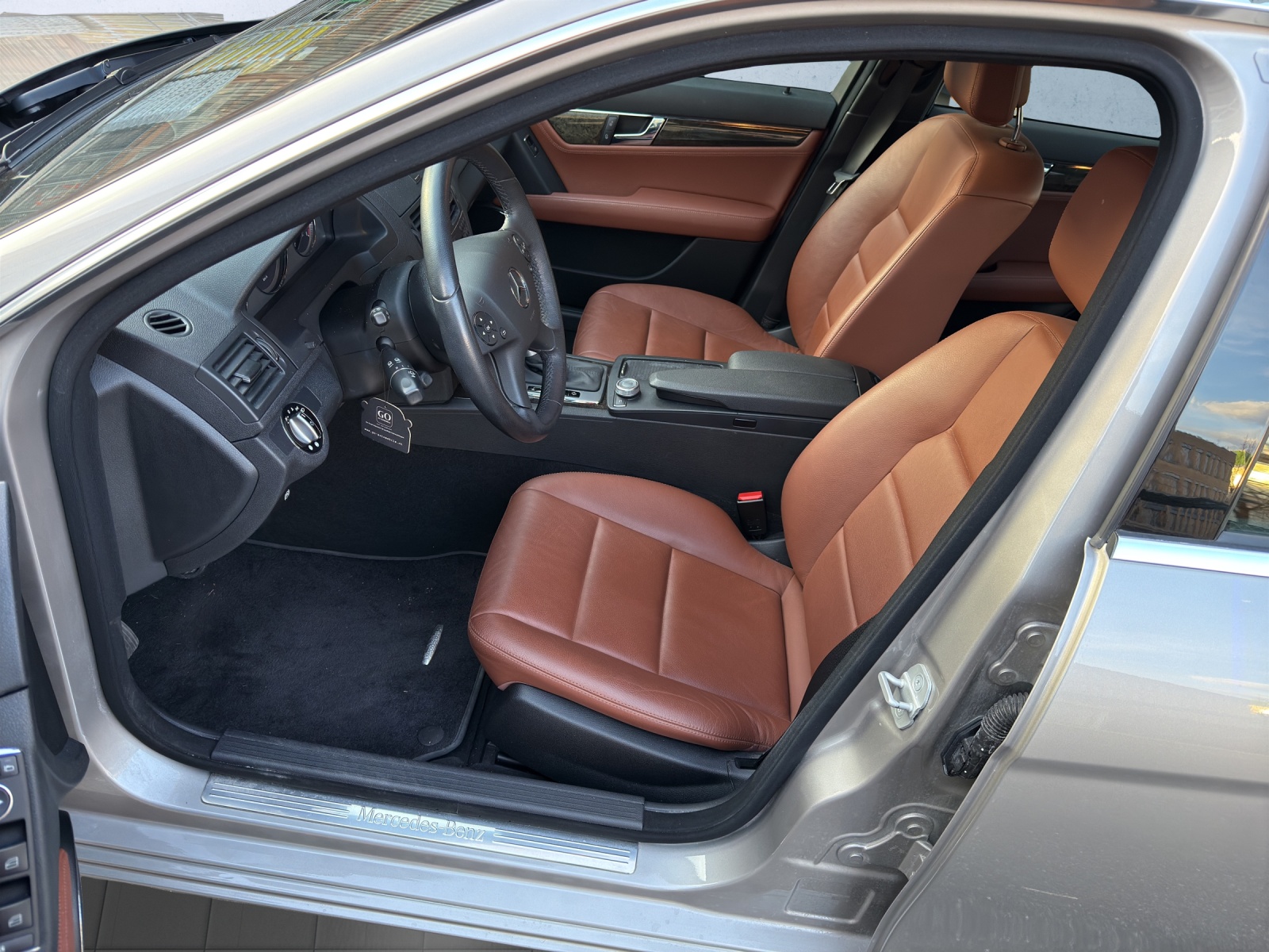 MERCEDES-BENZ C 350 Avantgarde 4Matic *Liebhaberfahrzeug*-image-6