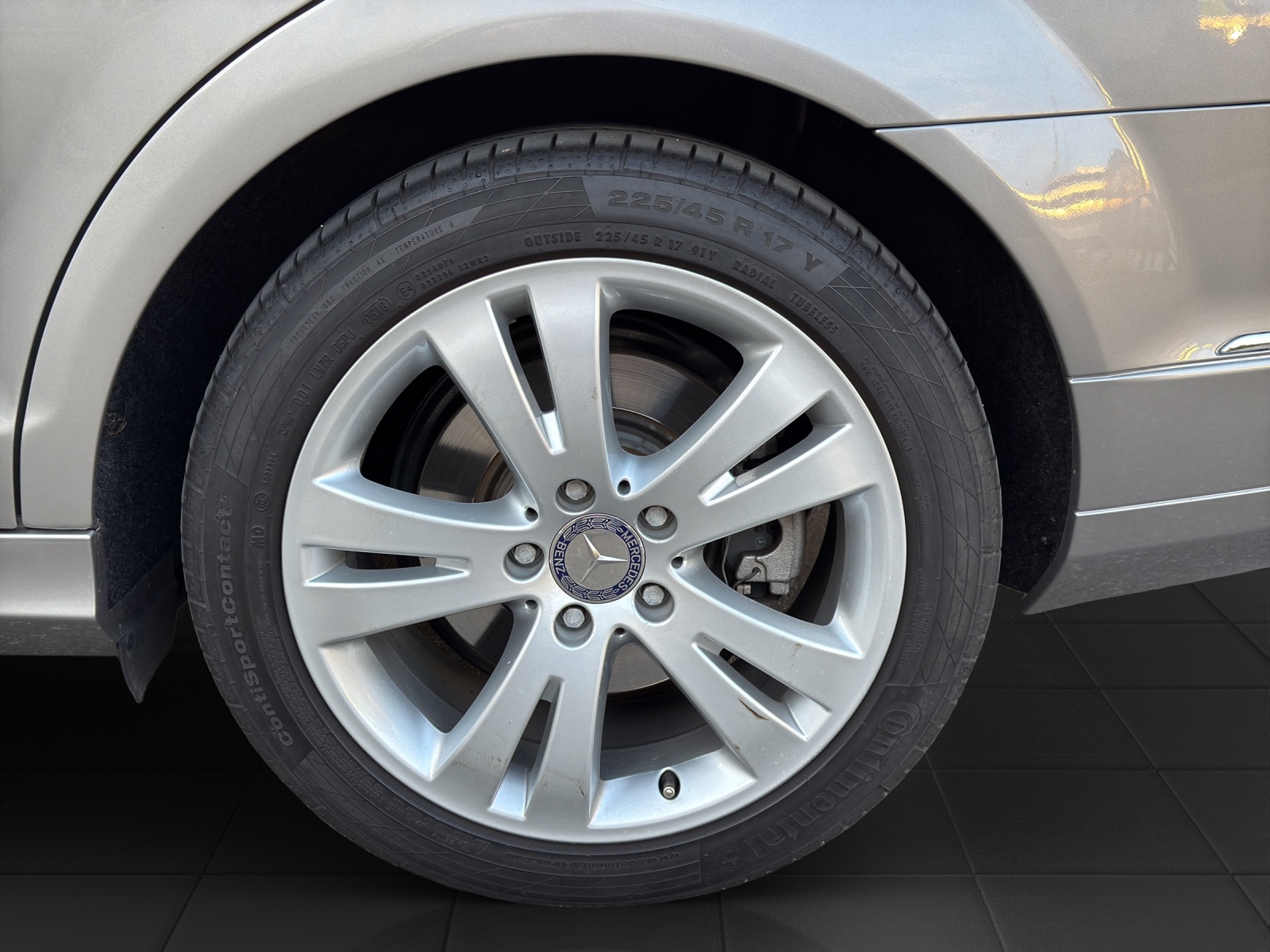 MERCEDES-BENZ C 350 Avantgarde 4Matic *Liebhaberfahrzeug*-image-16