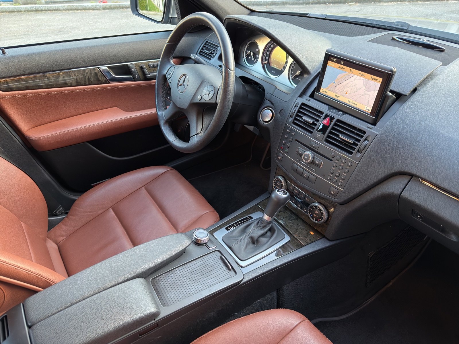 MERCEDES-BENZ C 350 Avantgarde 4Matic *Liebhaberfahrzeug*-image-13