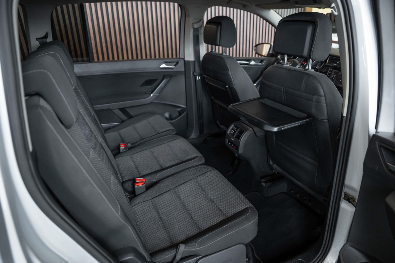 VW Touran 1.6 TDI BlueMotion Technology Comfortline DSG-image-16