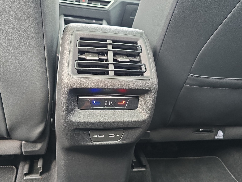 VW Tiguan 2.0 TSI R-Line DSG 4motion-image-29