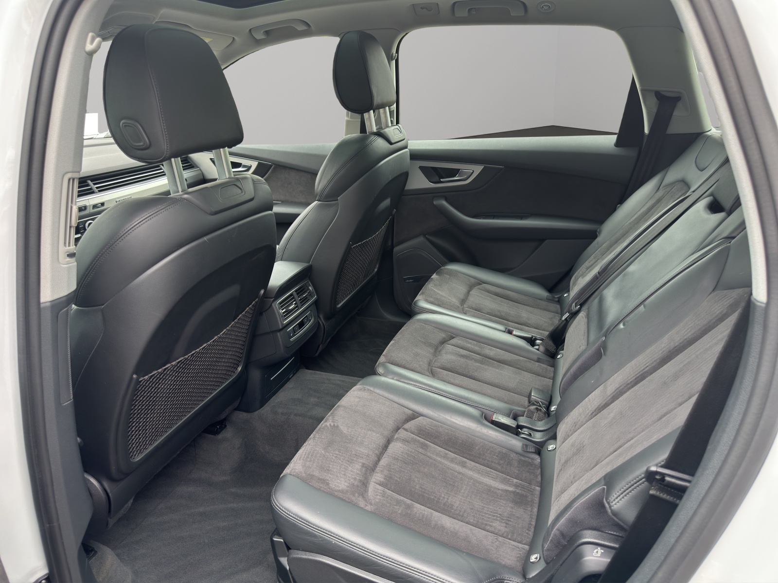 AUDI Q7 e-tron Plug-in Hybrid 3.0 TDI *Anhängerkupplung* quattro tiptronic-image-11