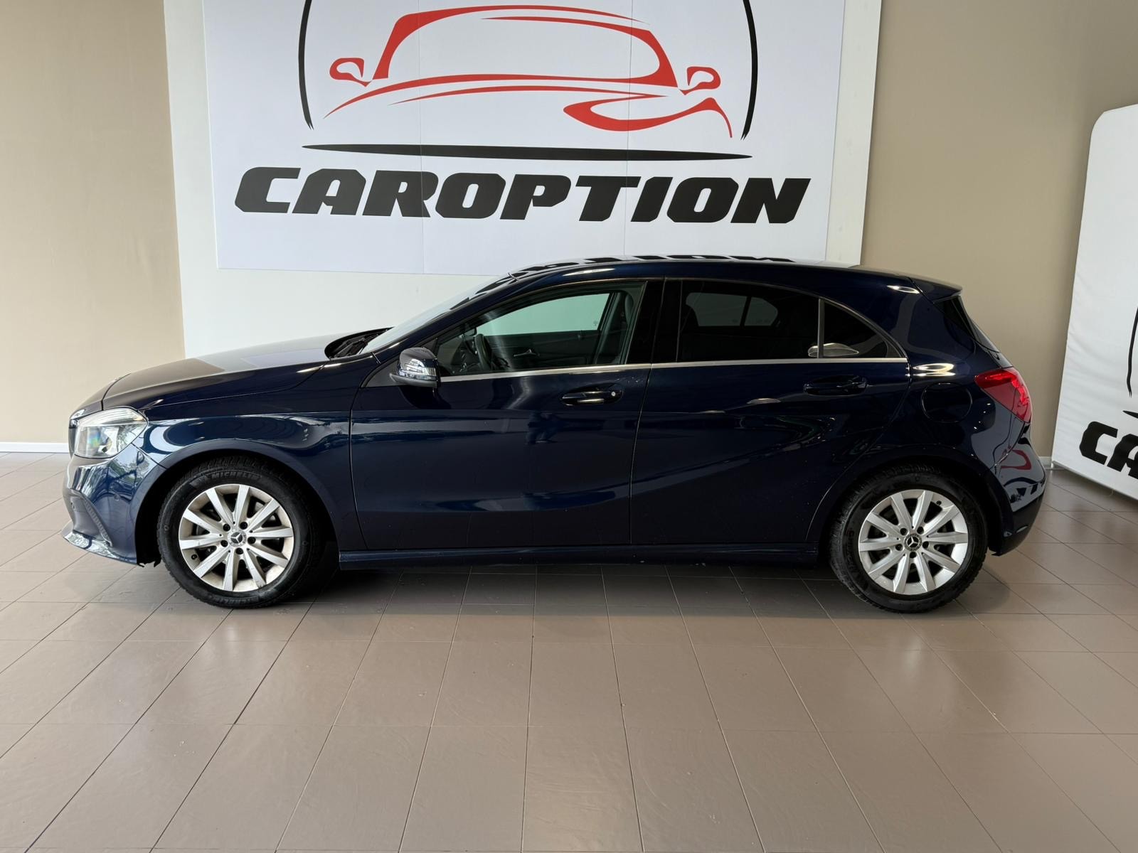 MERCEDES-BENZ A 180 Night Star 7G-DCT-image-5