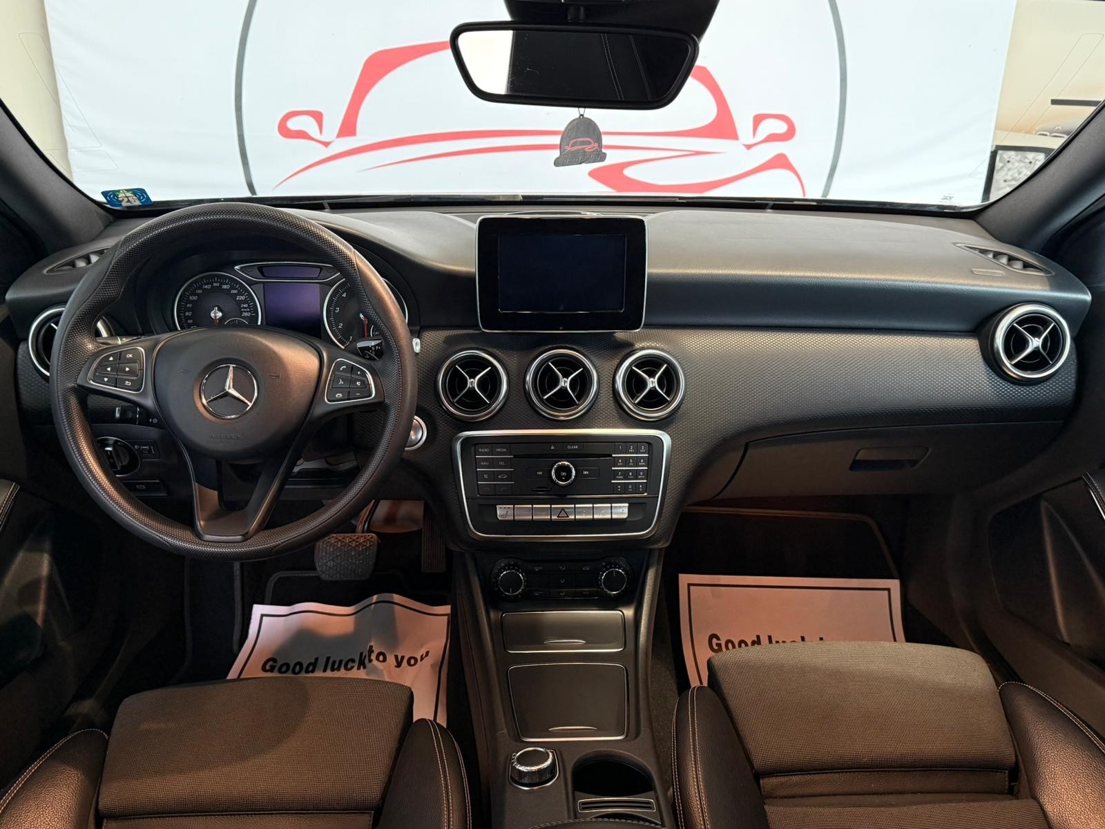 MERCEDES-BENZ A 180 Night Star 7G-DCT-image-17