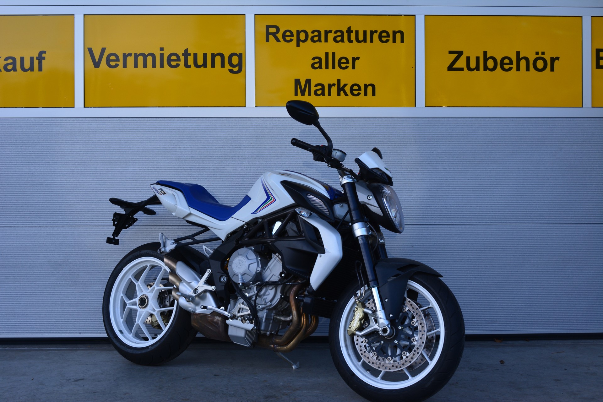 MV AGUSTA B3 Brutale 800 EAS Italia-image-2
