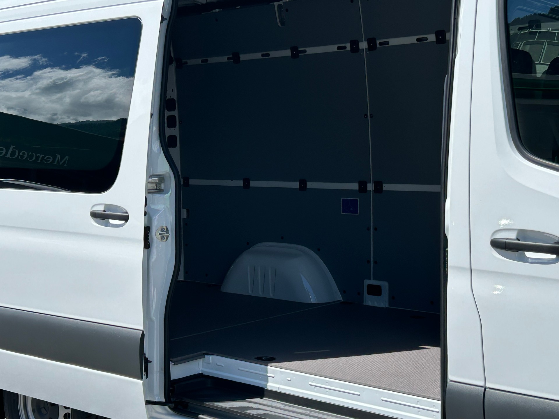 MERCEDES-BENZ Sprinter 315 CDI PRO KA Standard-image-12