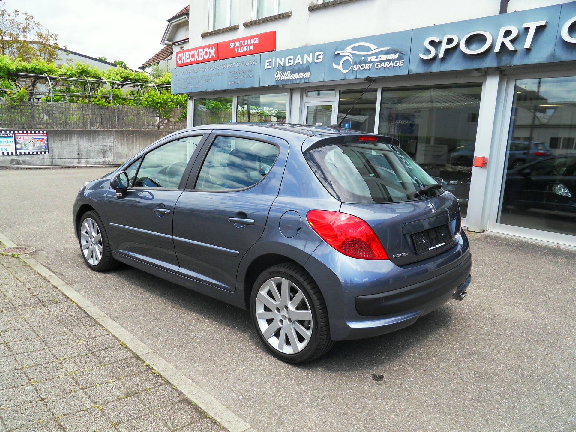 PEUGEOT 207 1.6 16V Turbo Sport-image-6