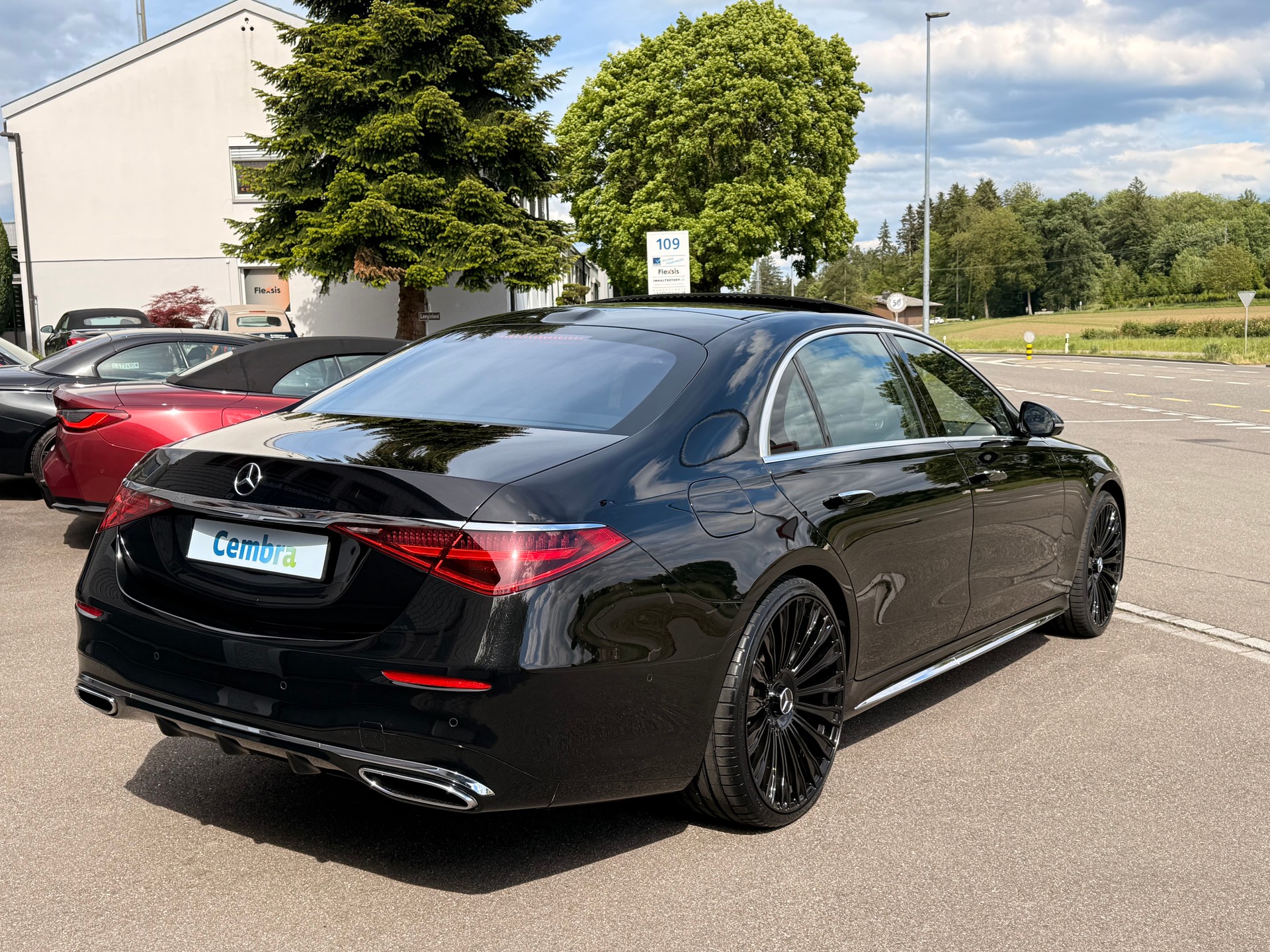 MERCEDES-BENZ S 350 d L 4Matic AMG Line Chauffeur Paket & 22Zoll-showroom-element-2