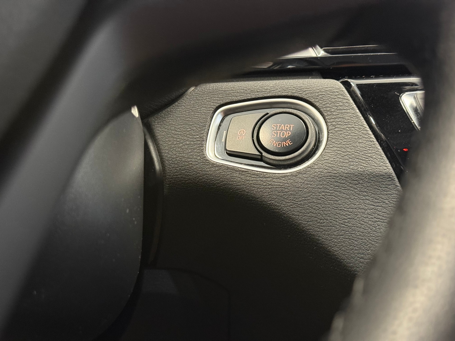 BMW X1 sDrive 18d Essential Edition Steptronic-image-16