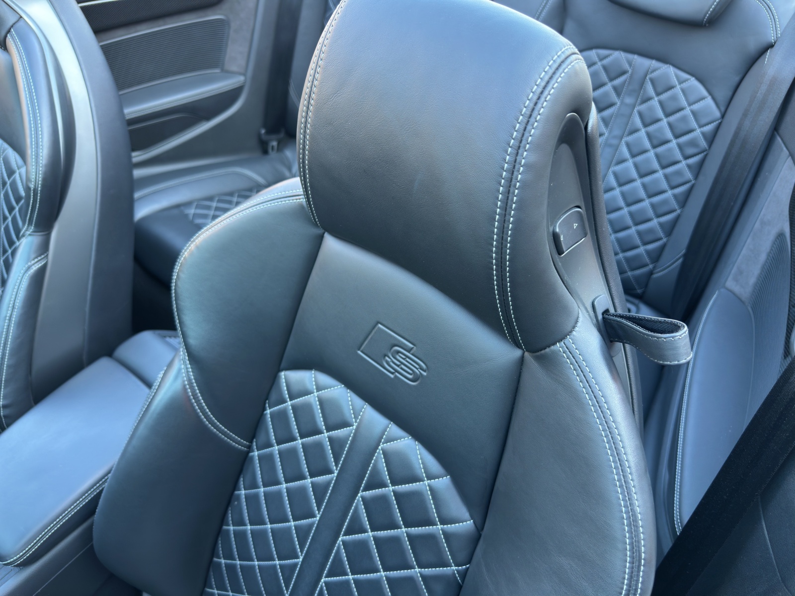 AUDI S5 Cabriolet 3.0 TFSI quattro tiptronic-image-12