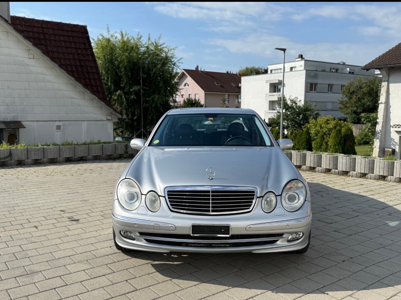 MERCEDES-BENZ E 500 Avantgarde 4Matic Automatic-showroom-element-1