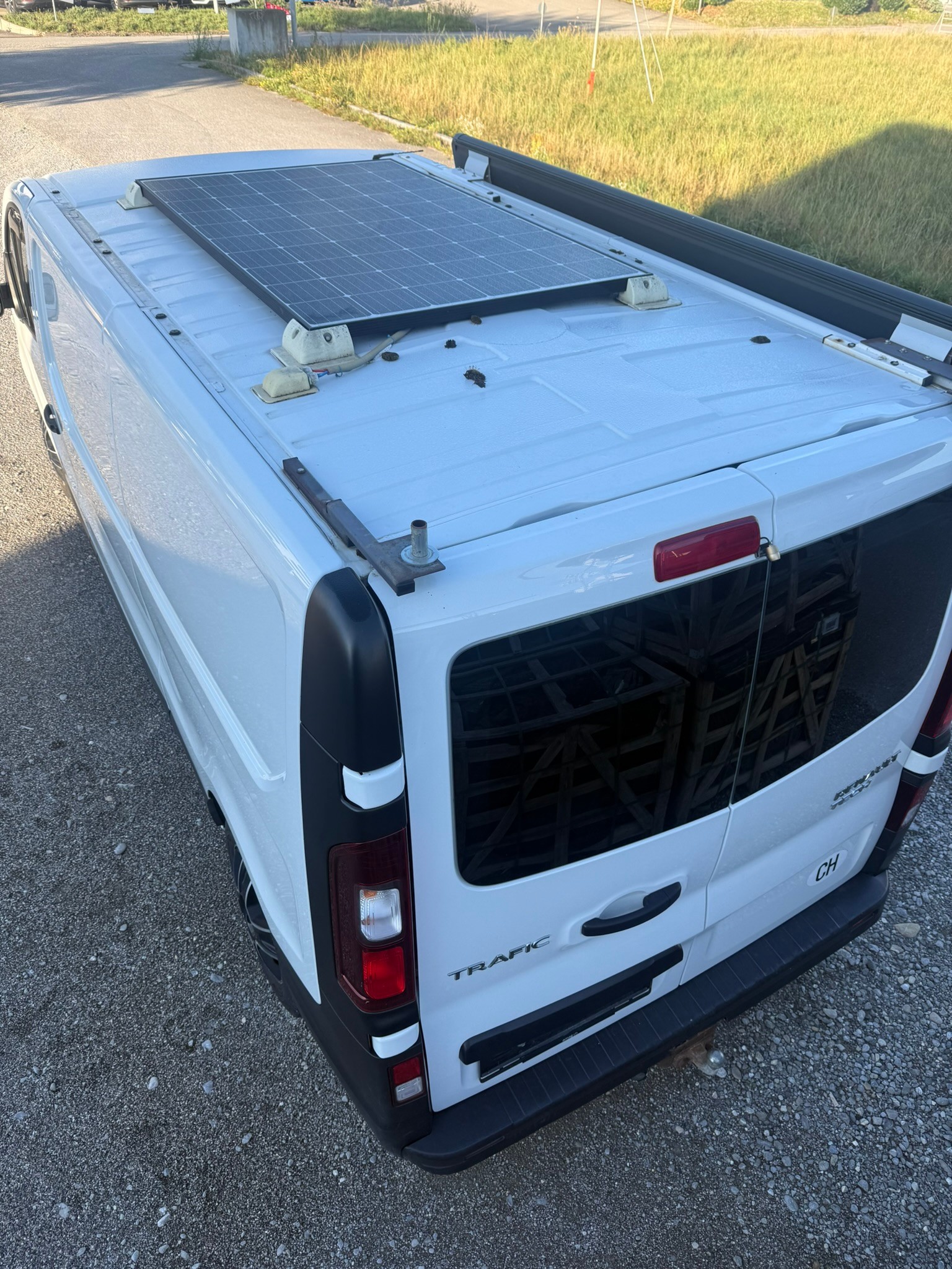 RENAULT TRAFIC-image-2
