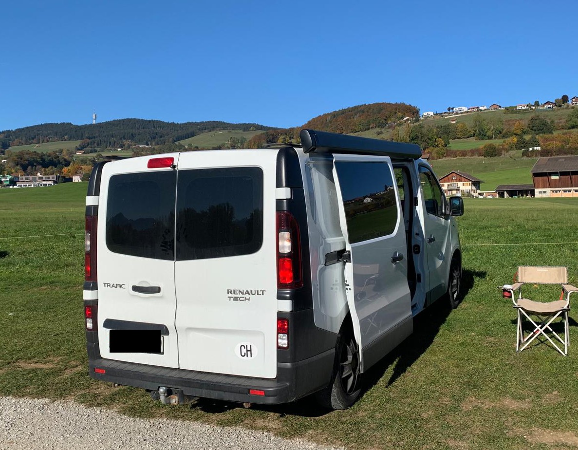 RENAULT TRAFIC-image-2