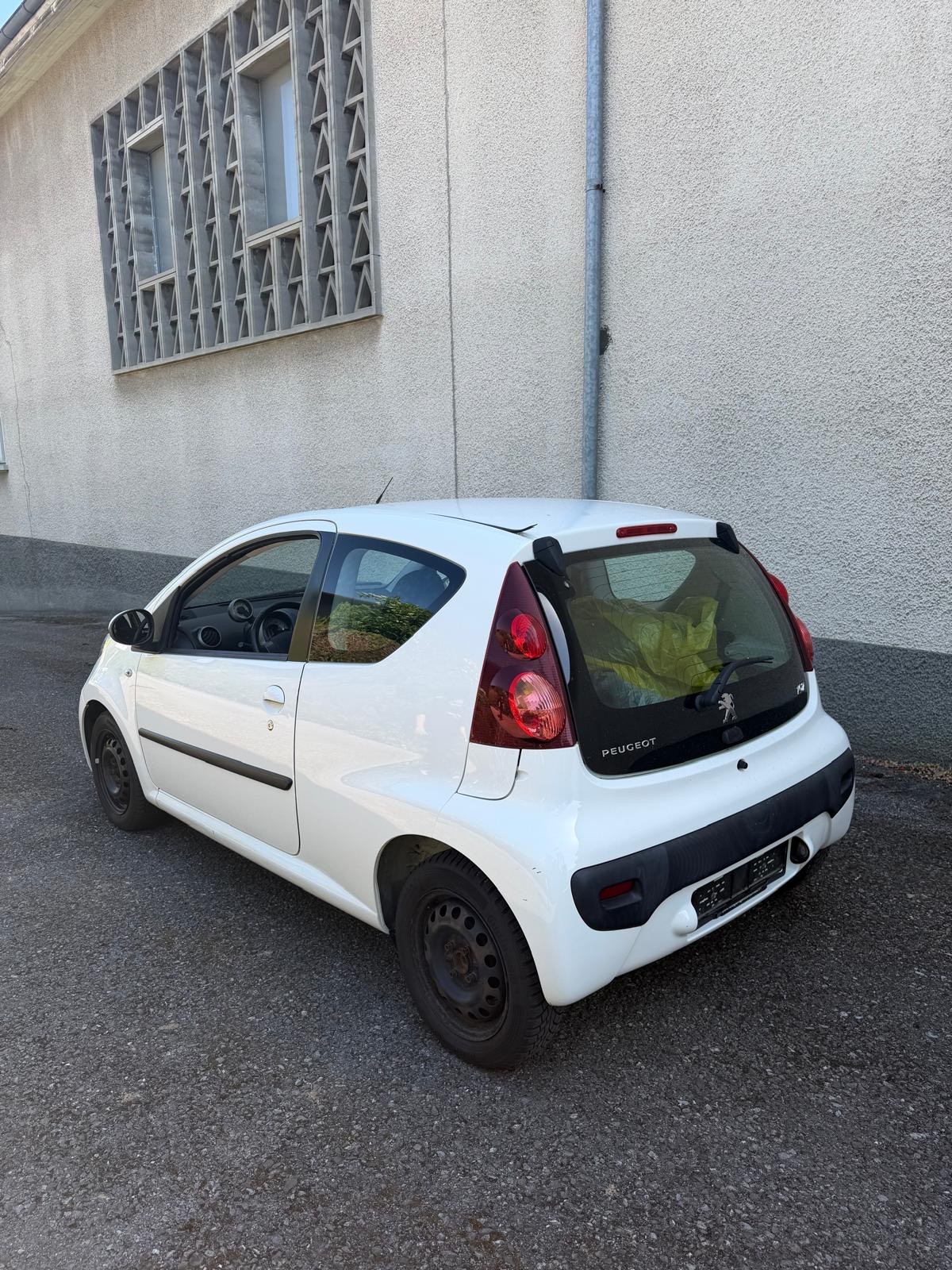 PEUGEOT 1.0 Urban-image-2