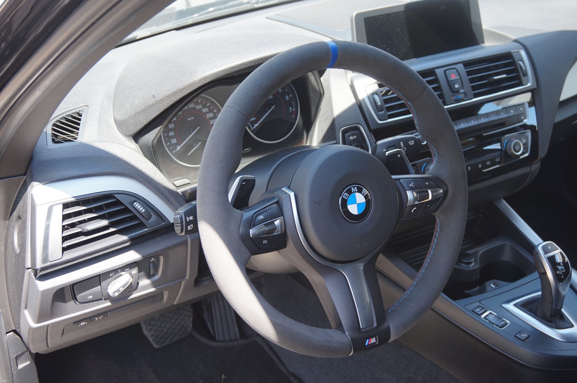 BMW M140i xDrive Steptronic-image-3