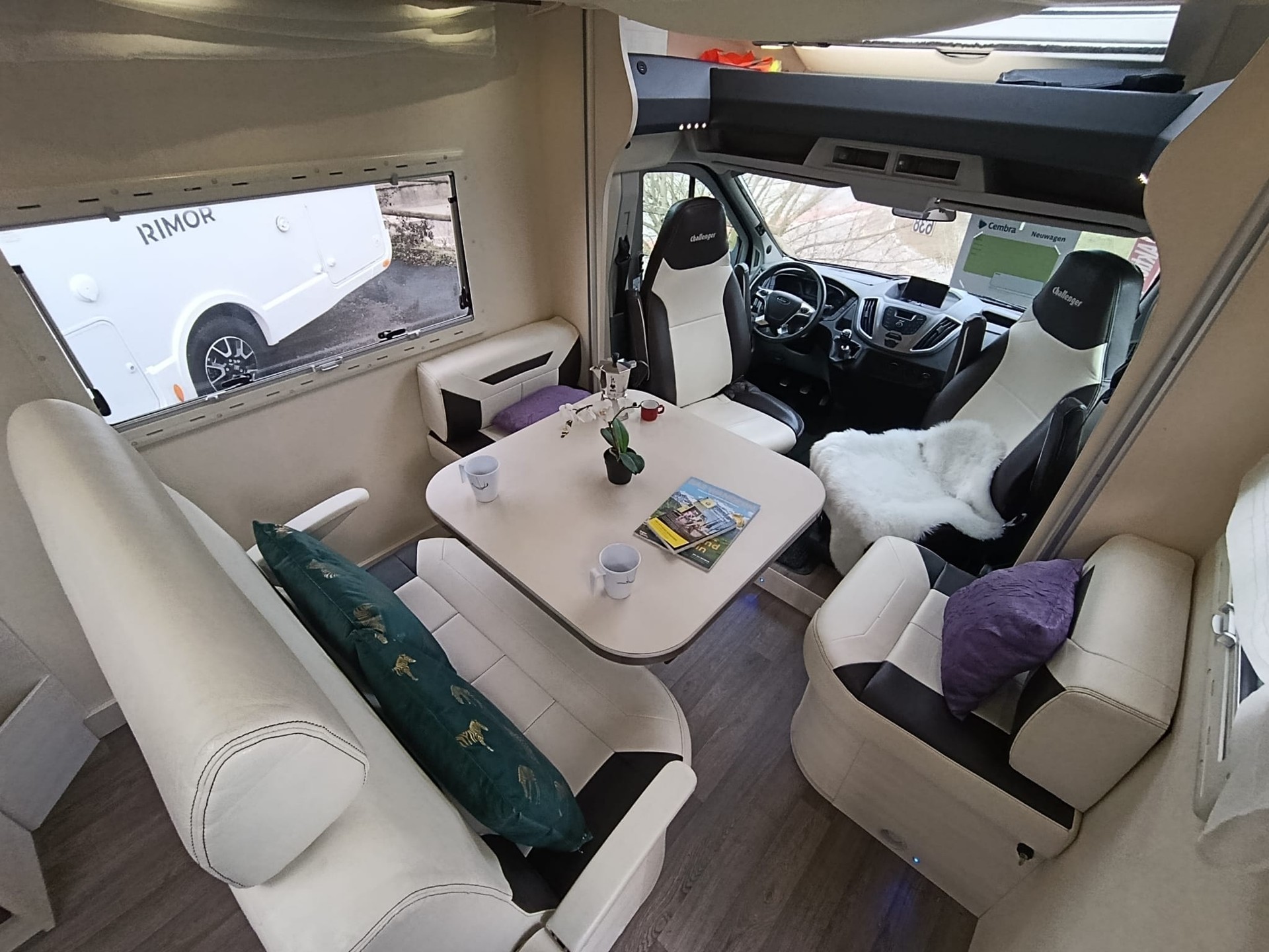CHALLENGER Trigano FD4 ***Top gepflegter Familien-Camper mit Pkw-Fahrkomfort***Dieselheizung *Hubbett *Fahrerhausverdunklung *Navigation *-image-16