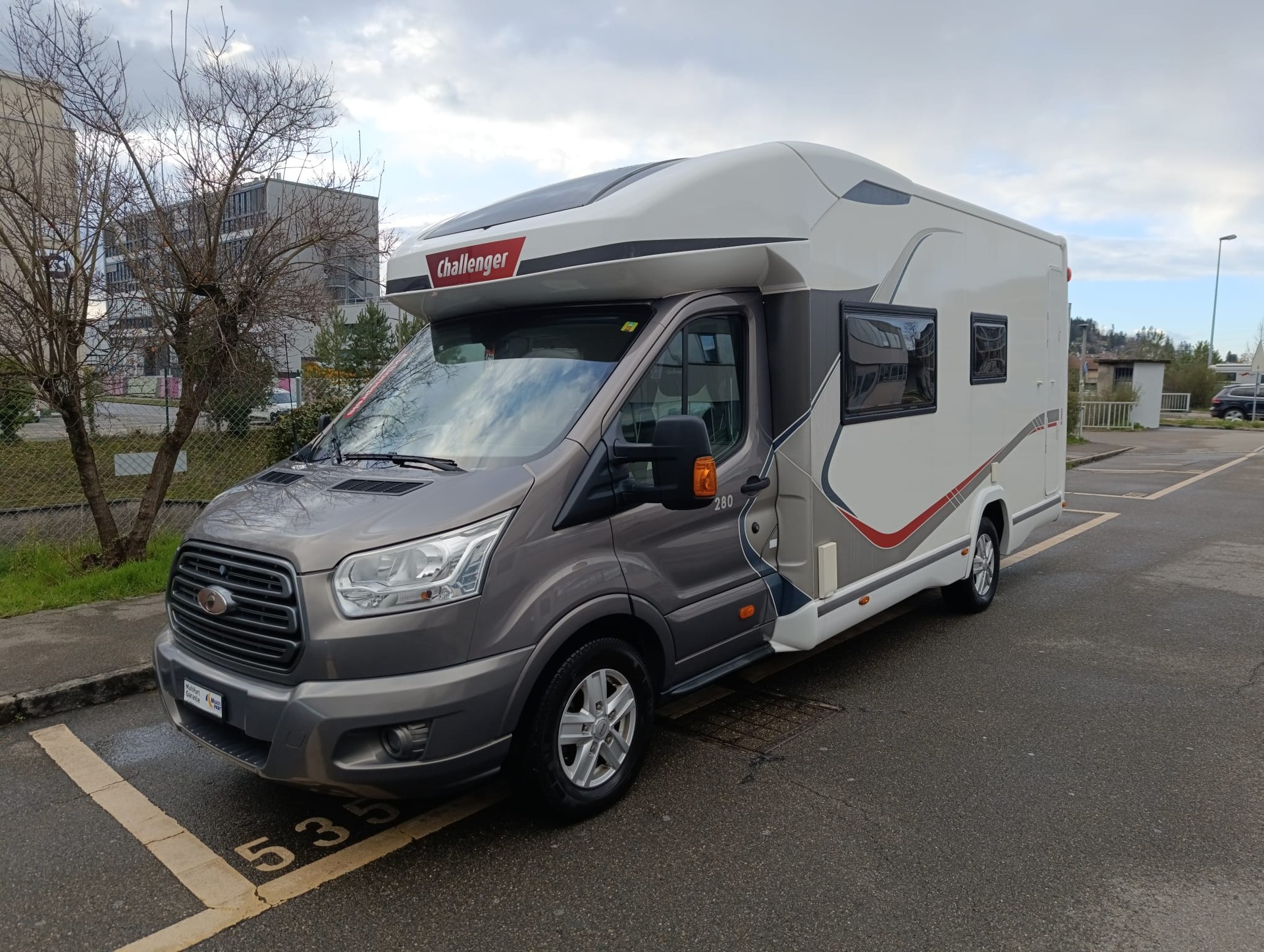 CHALLENGER Trigano FD4 ***Top gepflegter Familien-Camper mit Pkw-Fahrkomfort***Dieselheizung *Hubbett *Fahrerhausverdunklung *Navigation *