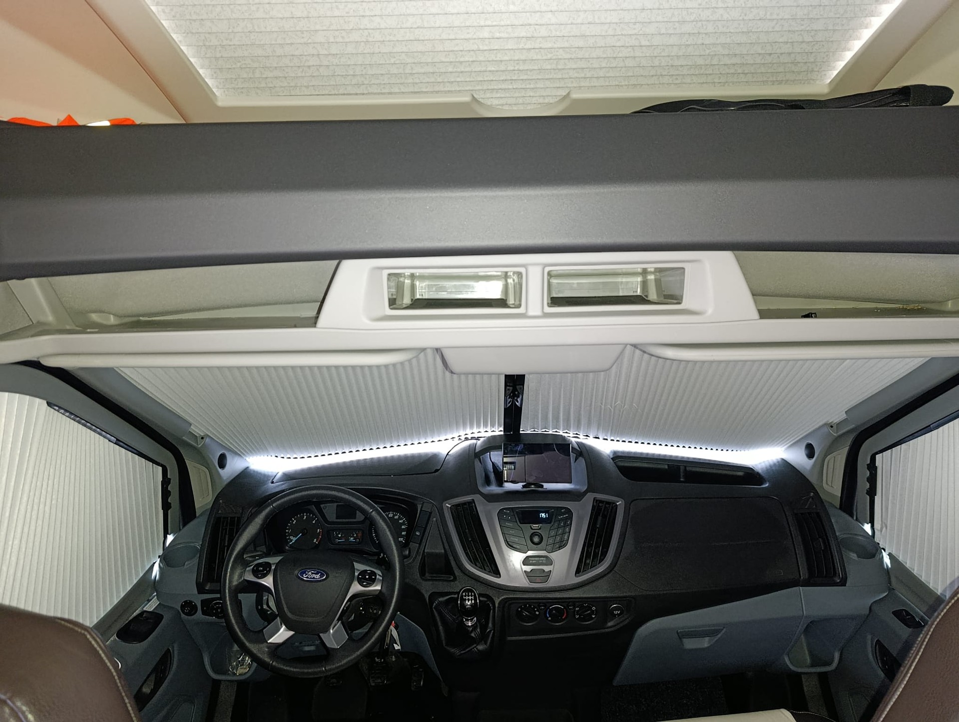CHALLENGER Trigano FD4 ***Top gepflegter Familien-Camper mit Pkw-Fahrkomfort***Dieselheizung *Hubbett *Fahrerhausverdunklung *Navigation *-image-13