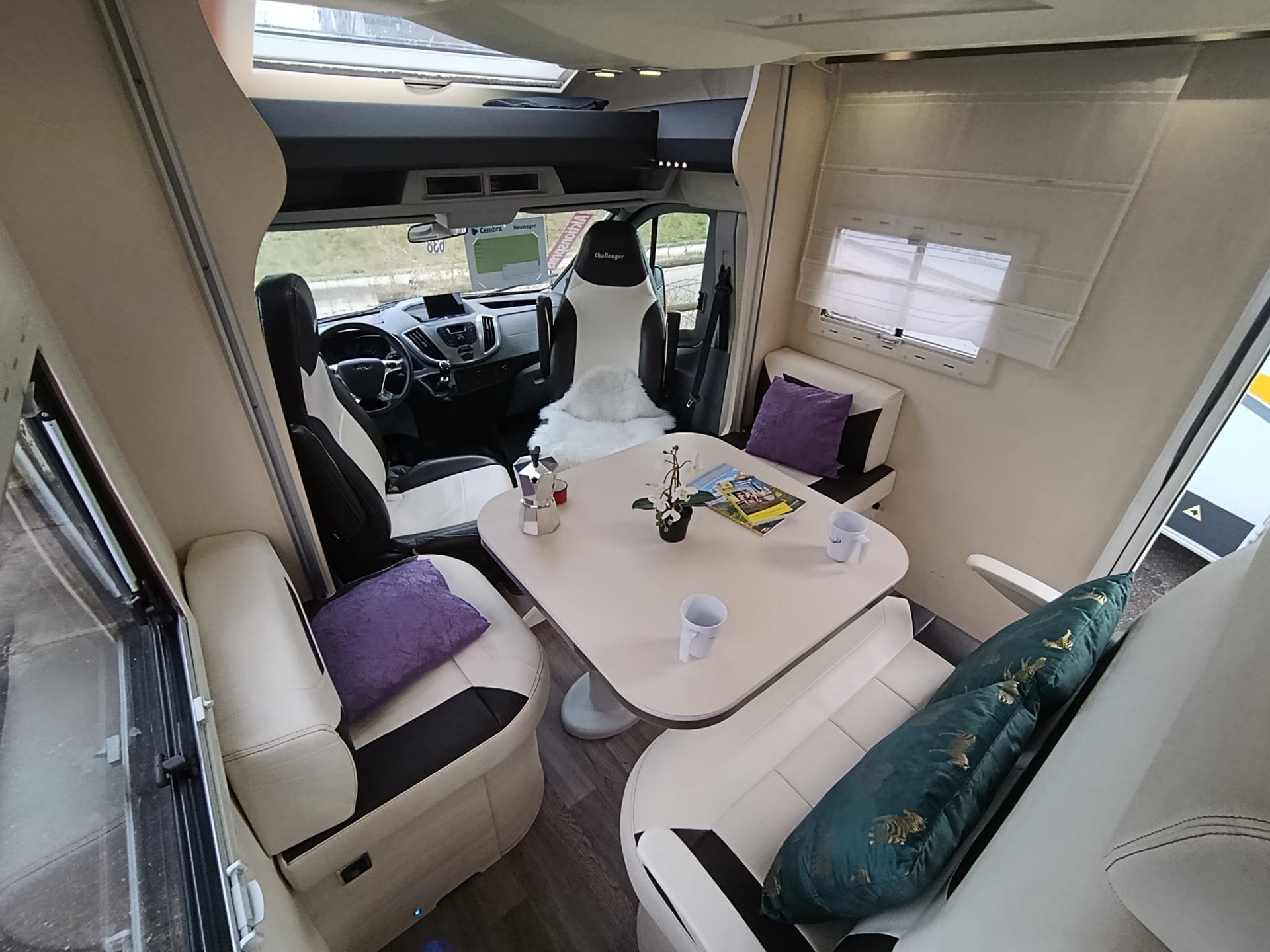 CHALLENGER Trigano FD4 ***Top gepflegter Familien-Camper mit Pkw-Fahrkomfort***Dieselheizung *Hubbett *Fahrerhausverdunklung *Navigation *-image-14
