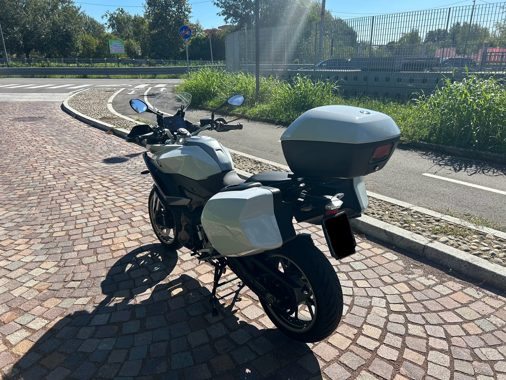 BMW F 900 XR ABS-image-2