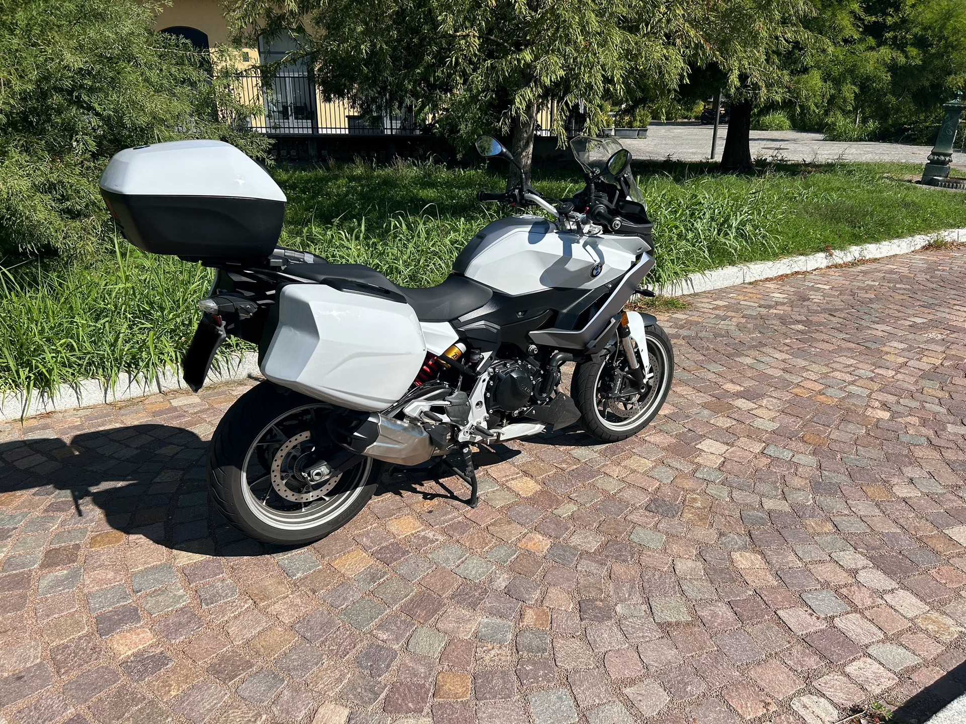 BMW F 900 XR ABS-image-1