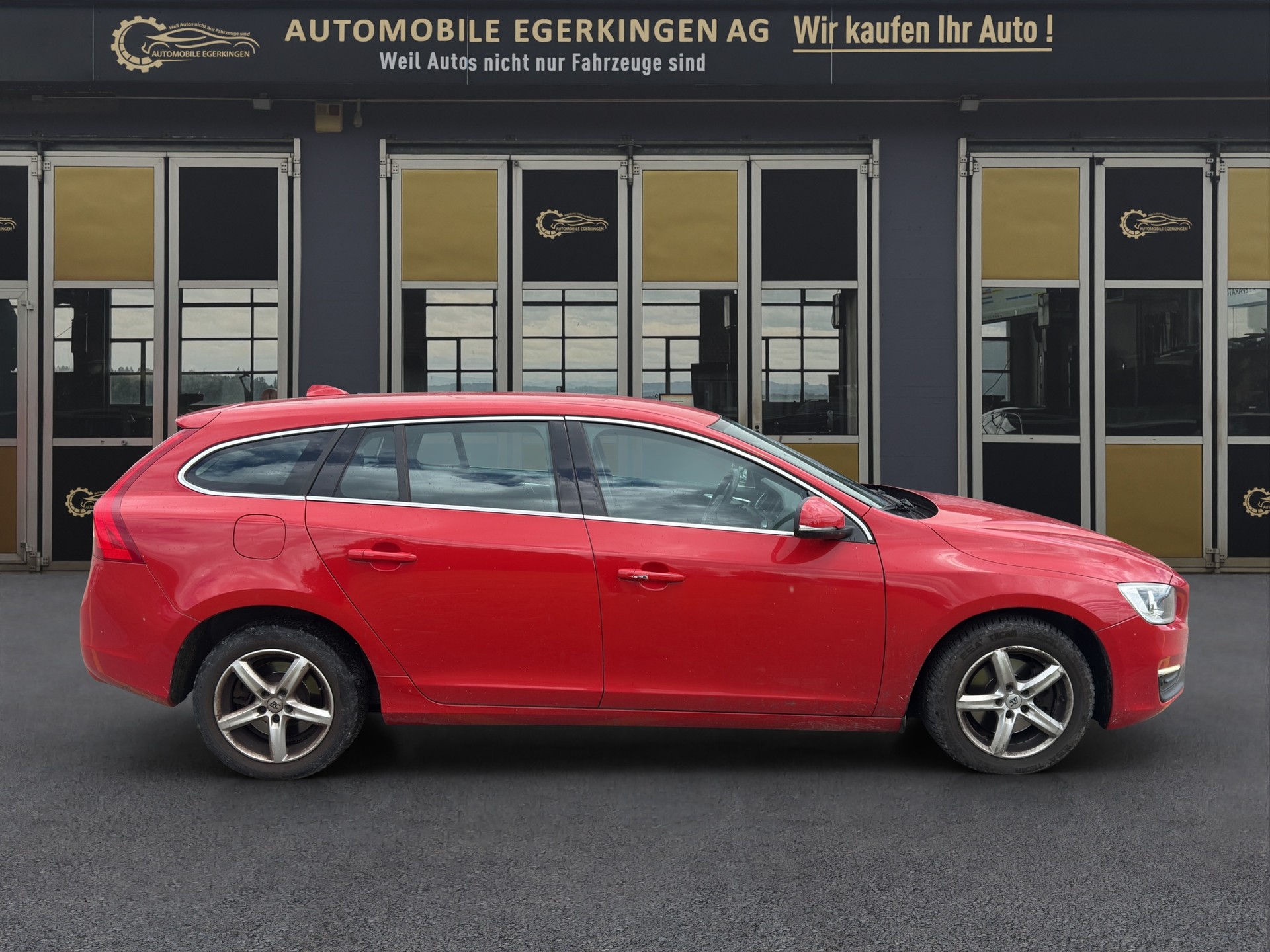 VOLVO V60 D3 Momentum Geartronic-showroom-element-3