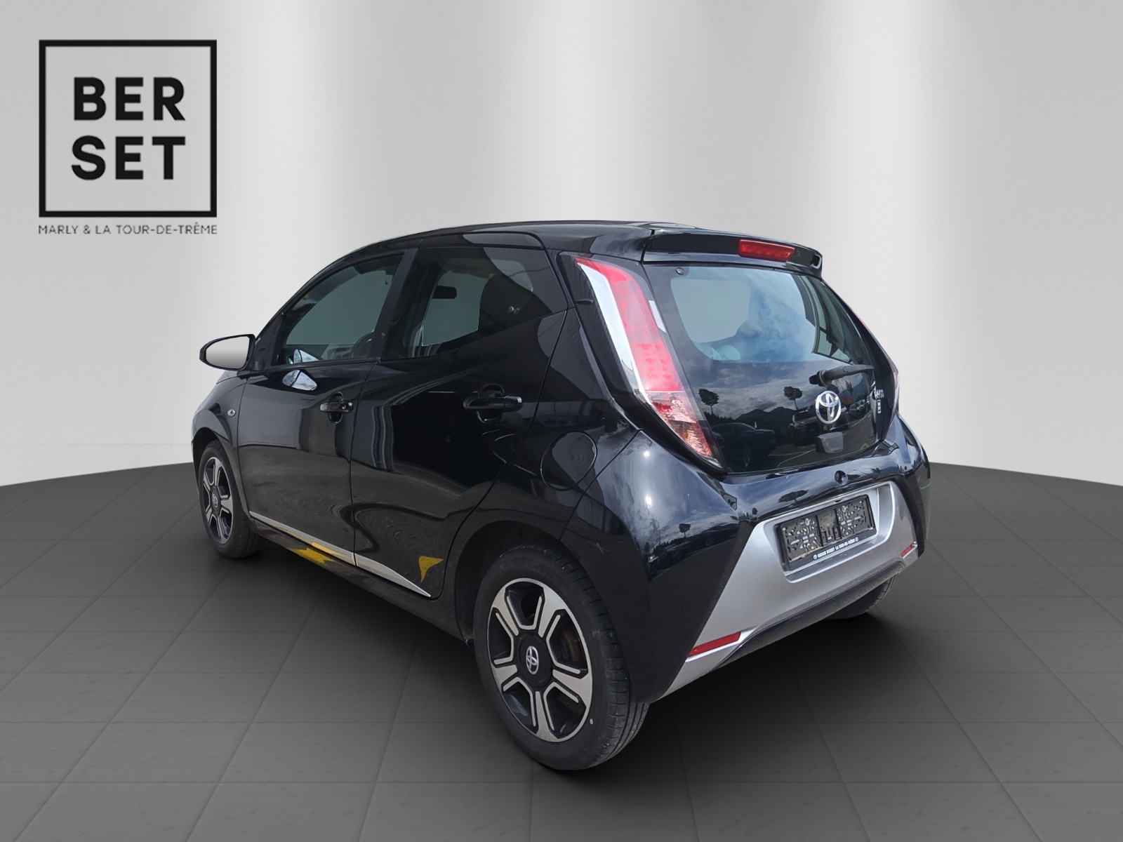TOYOTA Aygo 1.2 VVT-i x-clusiv-showroom-element-2