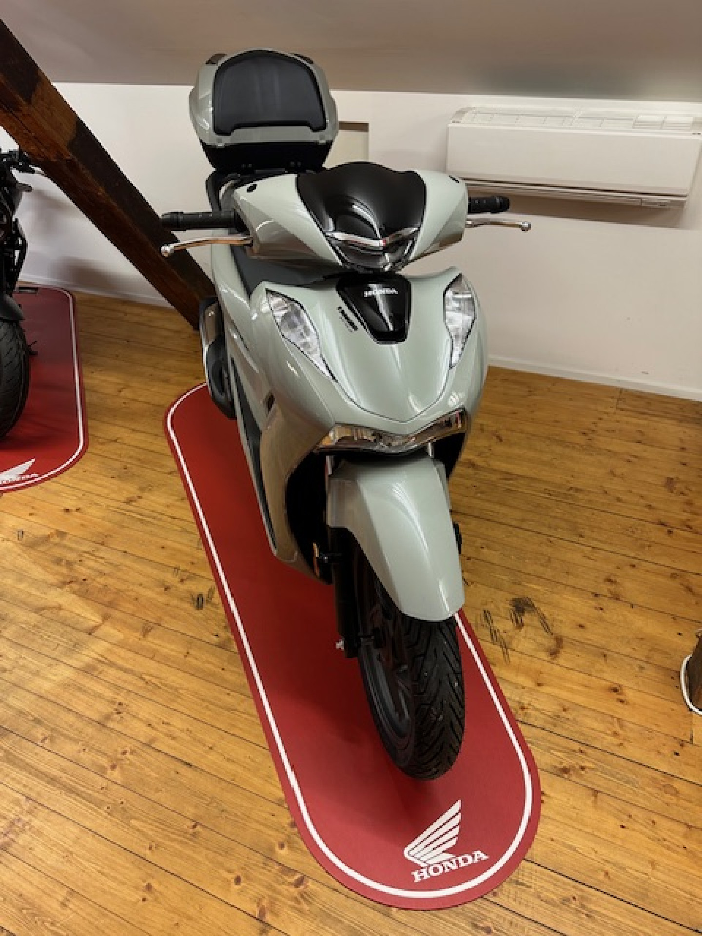 HONDA SH 125 Smart Top Box TOP Occasion mit wenig Kilometer-image-2