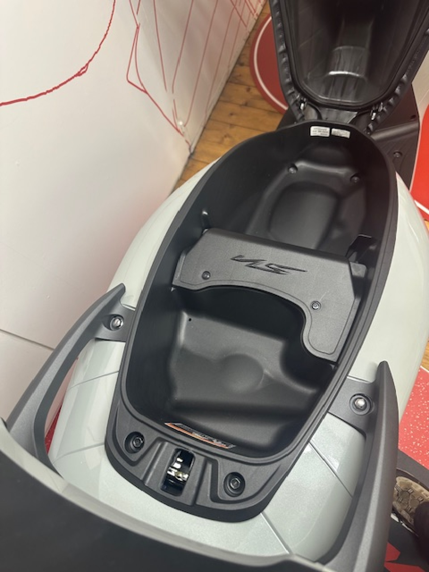 HONDA SH 125 Smart Top Box TOP Occasion mit wenig Kilometer-image-3