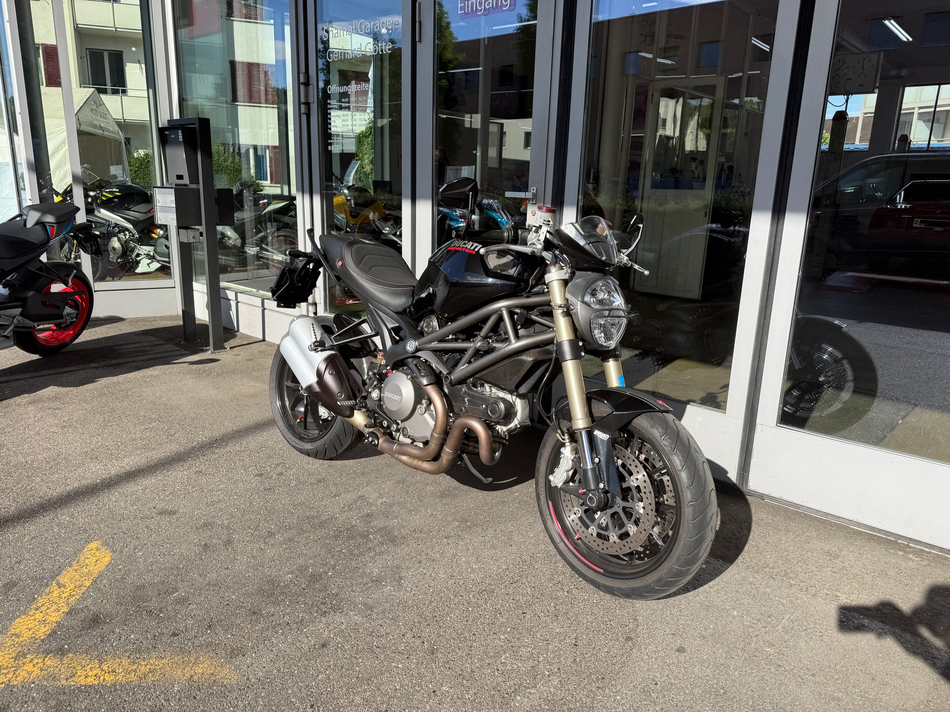 DUCATI Monster 1100 EVO ABS-image-0
