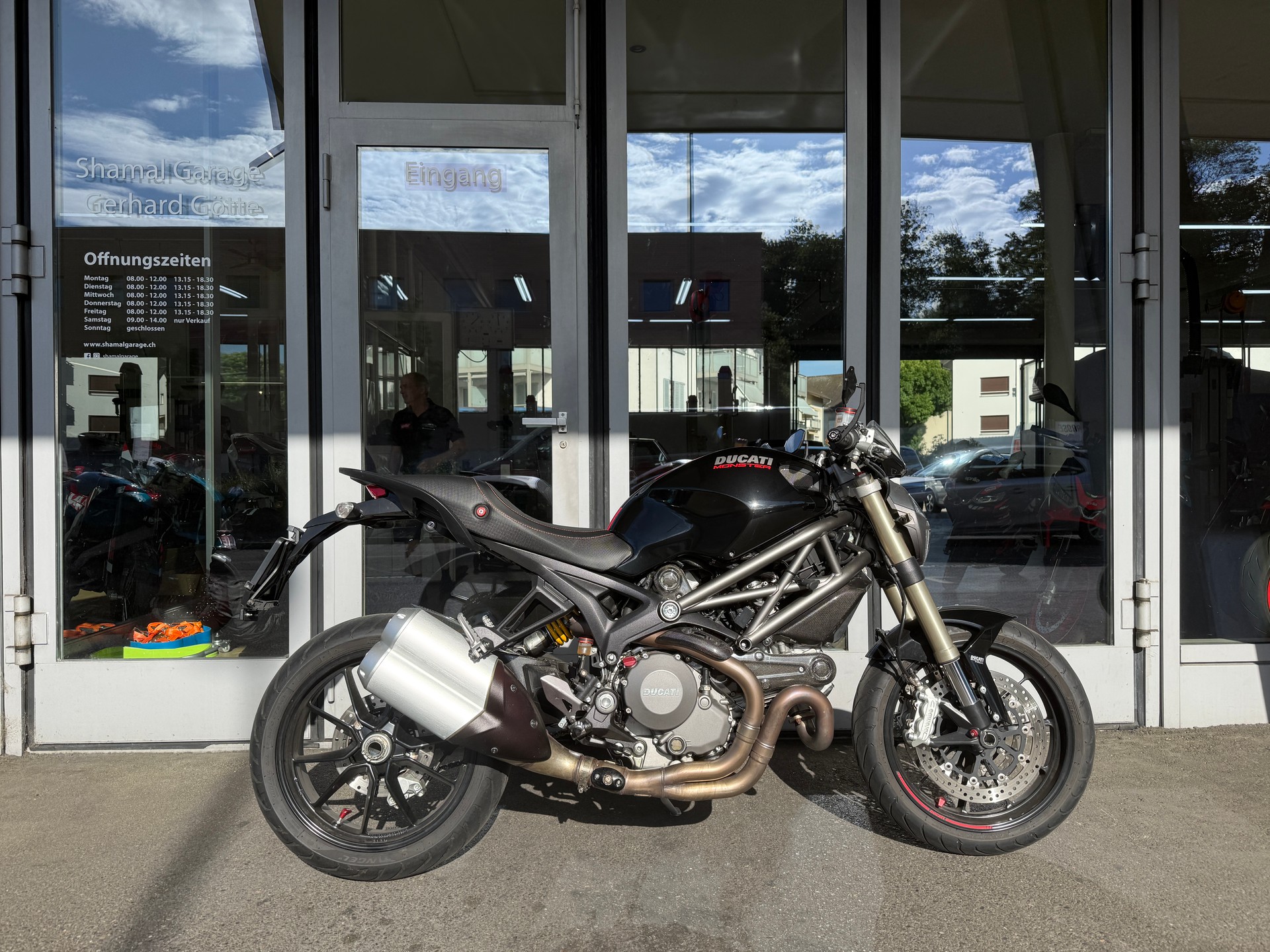 DUCATI Monster 1100 EVO ABS-image-1