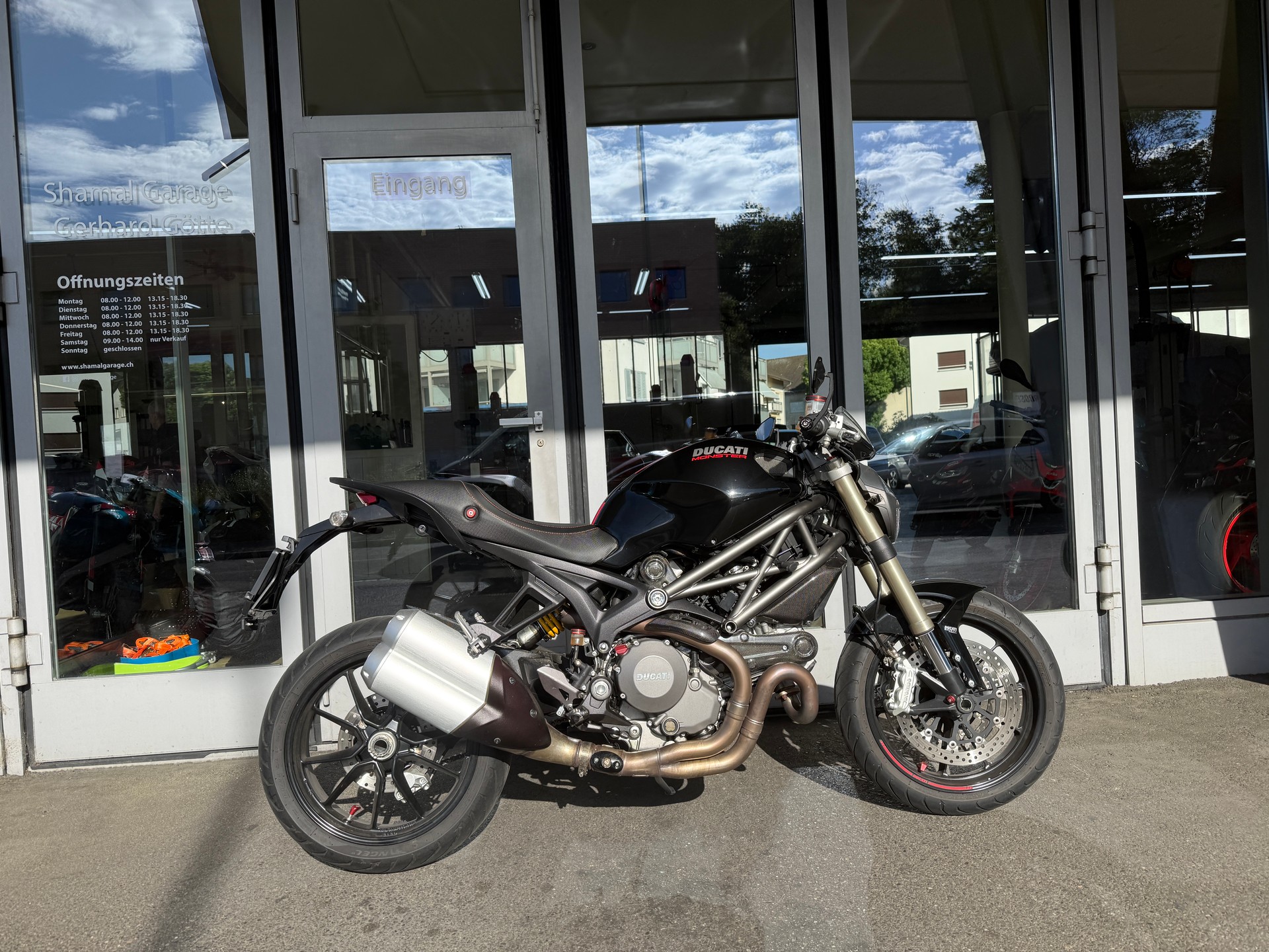 DUCATI Monster 1100 EVO ABS-image-2