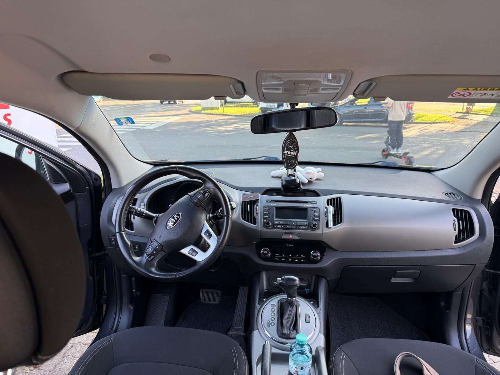 KIA Sportage 2.0 CRDi Style 4WD Automatic-showroom-element-3