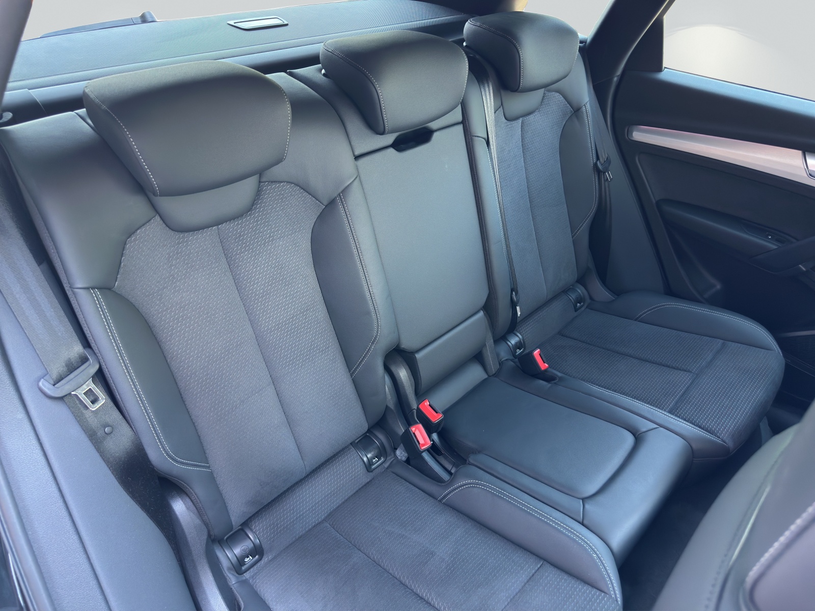 AUDI Q5 55 TFSI e PHEV S line quattro S-tronic-image-8