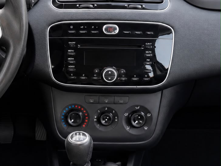 FIAT Punto 1.4 Lounge-image-10