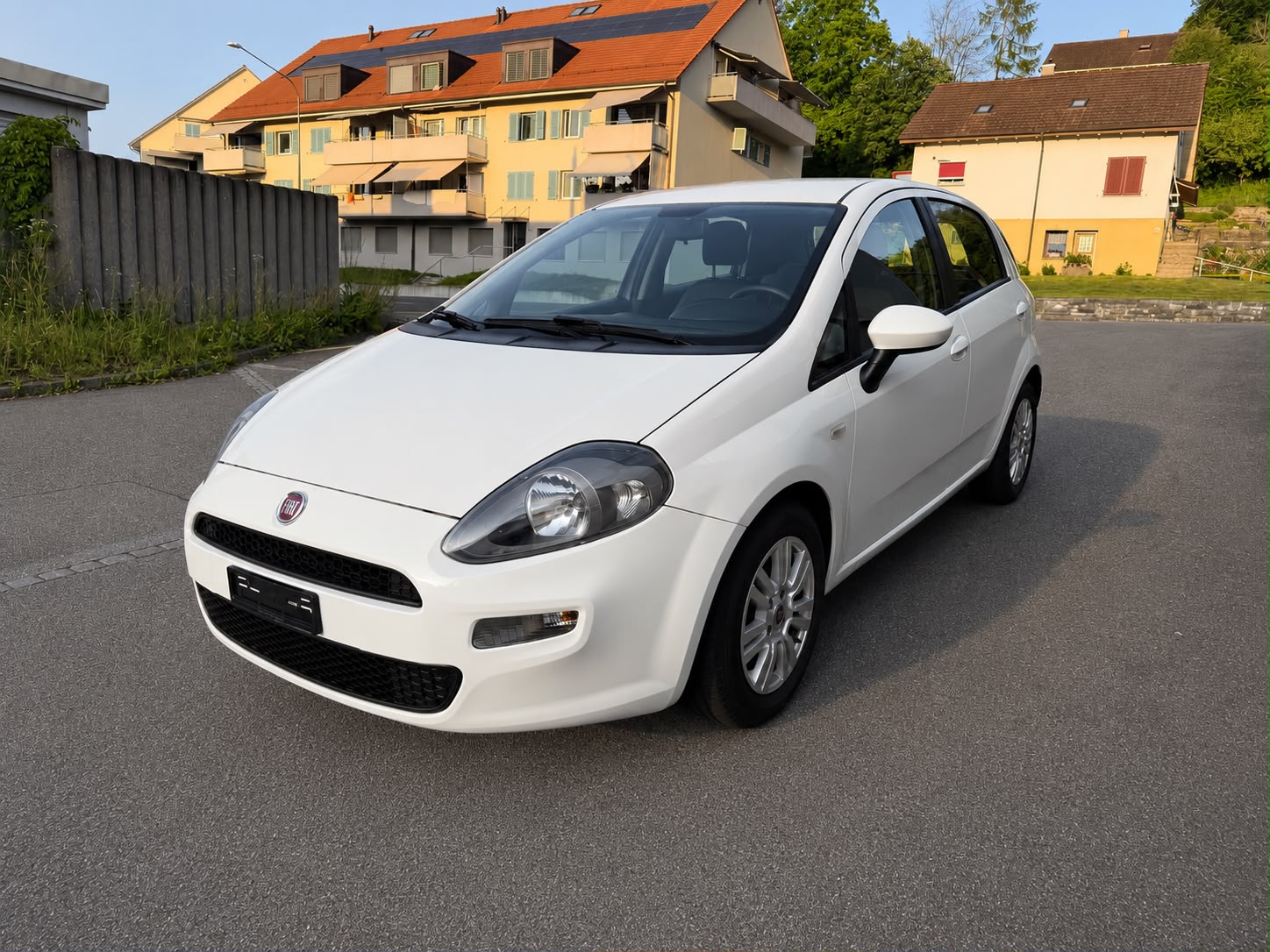 FIAT Punto 1.4 Lounge-showroom-element-1
