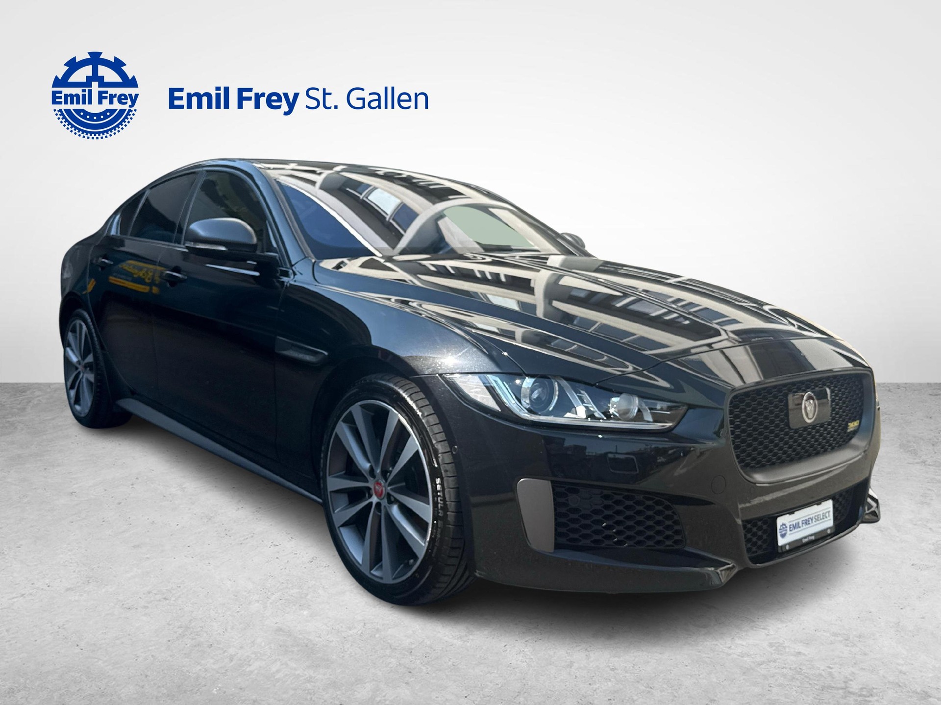 JAGUAR XE 2.0 T 300 Sport AWD-image-6