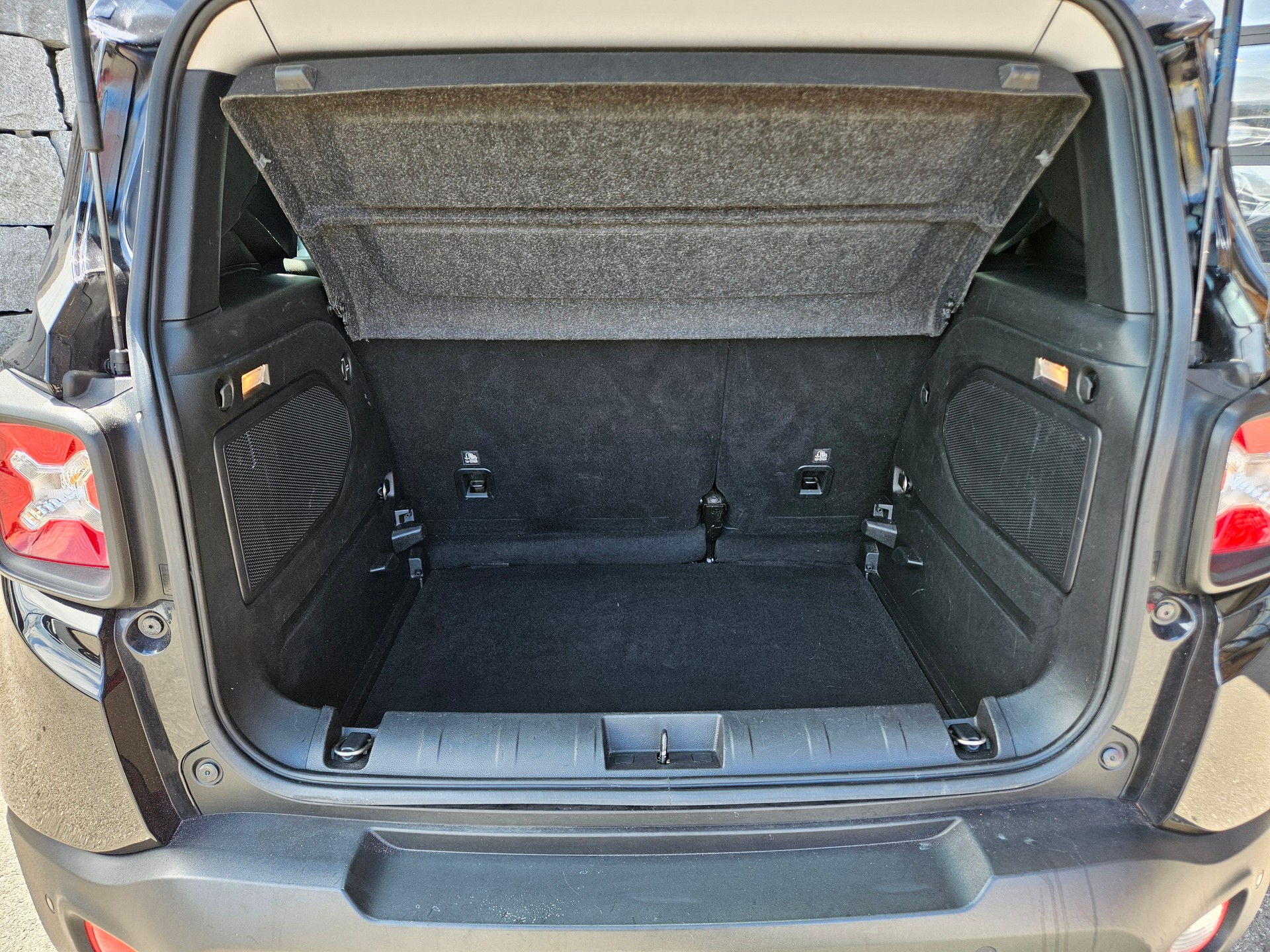 JEEP Renegade 2.0 CRD Longtitude Swiss Edition AWD-image-15
