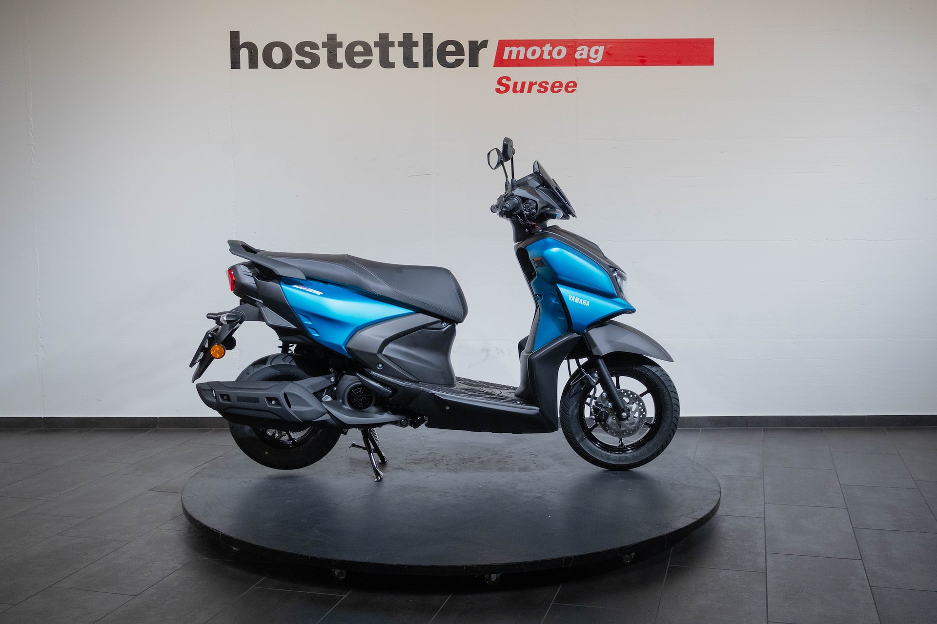 YAMAHA RayZR-showroom-element-1